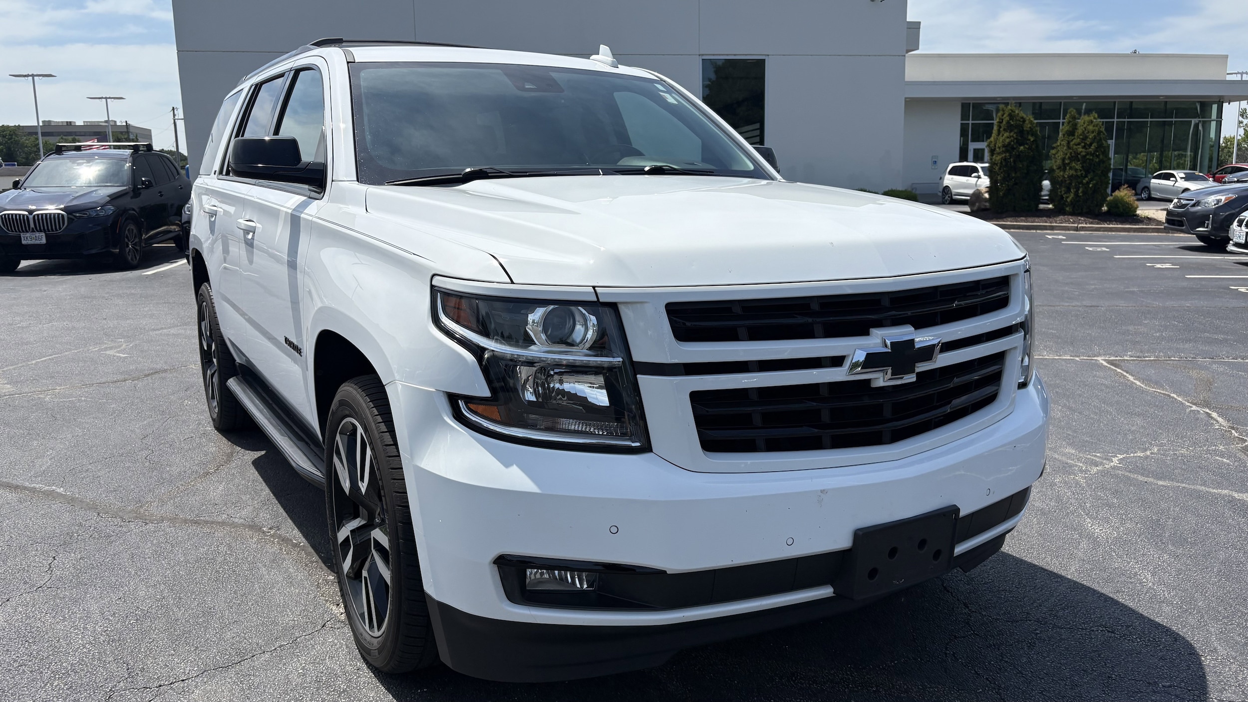 Used 2020 Chevrolet Tahoe LT with VIN 1GNSKBKCXLR296562 for sale in Kansas City