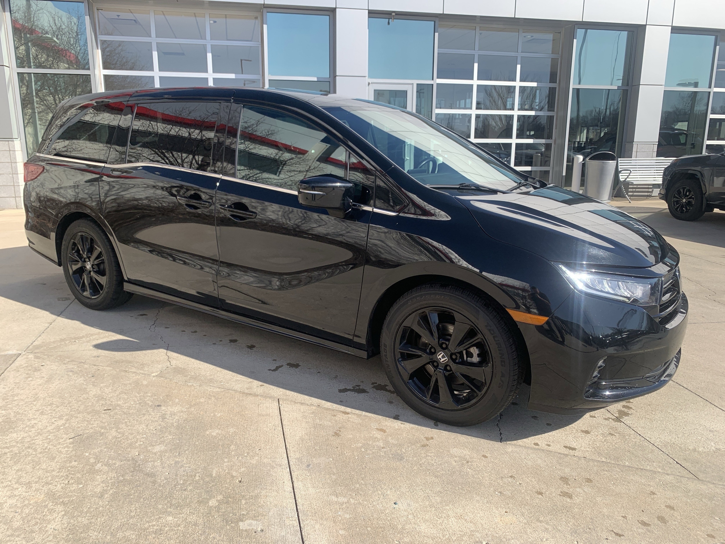 Used 2024 Honda Odyssey SPORT with VIN 5FNRL6H71RB044834 for sale in Kansas City