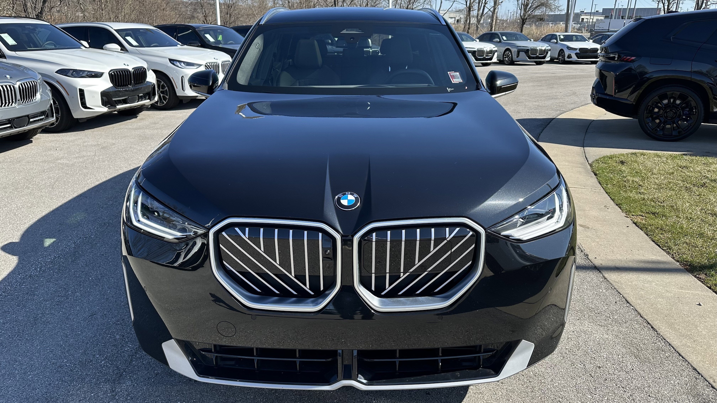 2025 BMW X3 30 xDrive photo 2