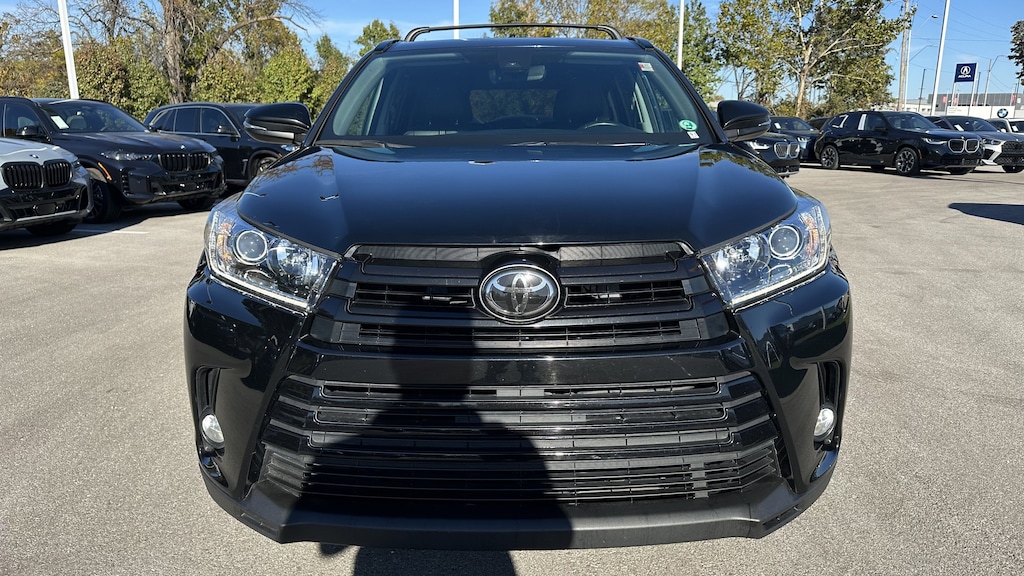 Used 2017 Toyota Highlander SE SUV