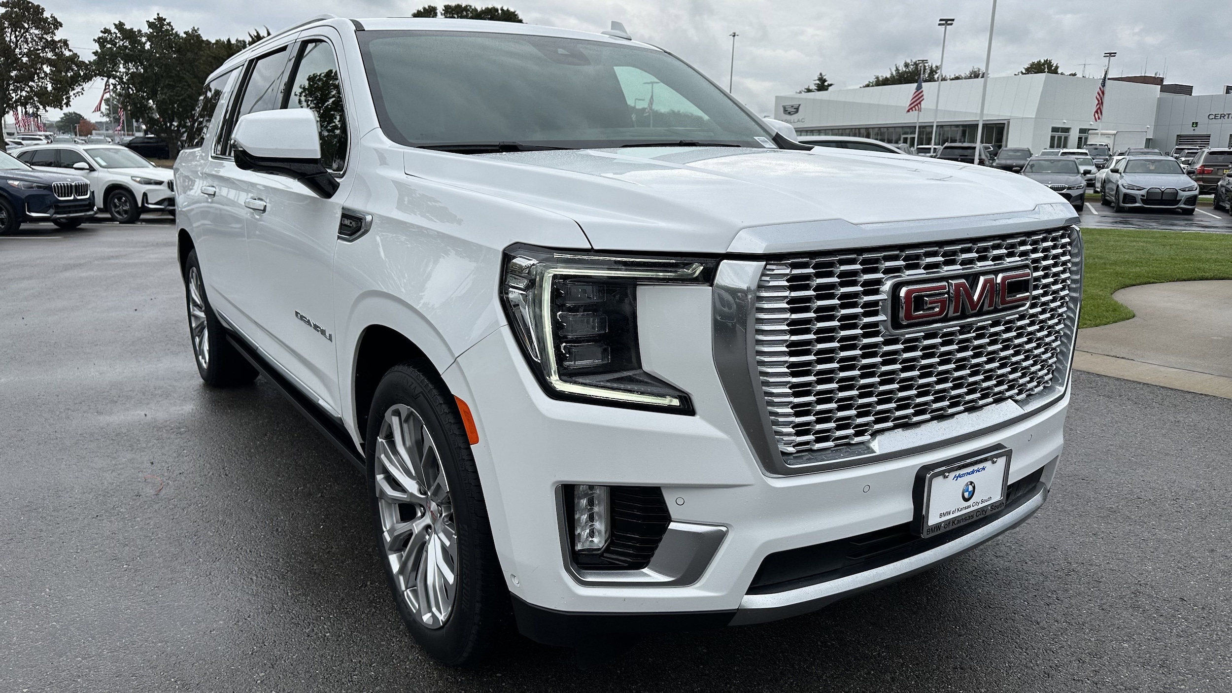 Used 2024 GMC Yukon XL Denali with VIN 1GKS2JKL5RR173106 for sale in Kansas City