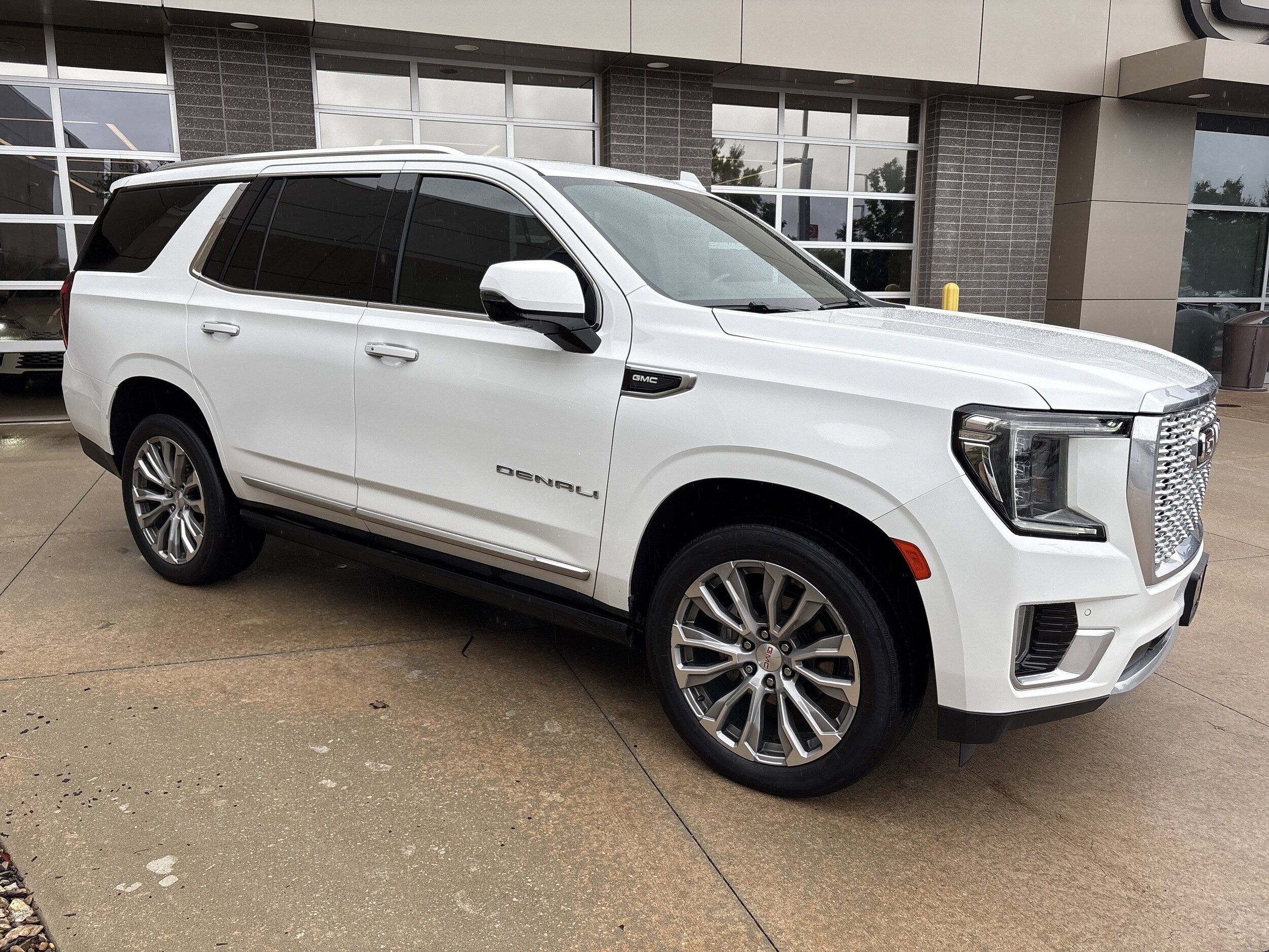 Used 2021 GMC Yukon Denali with VIN 1GKS2DKL3MR152488 for sale in Kansas City