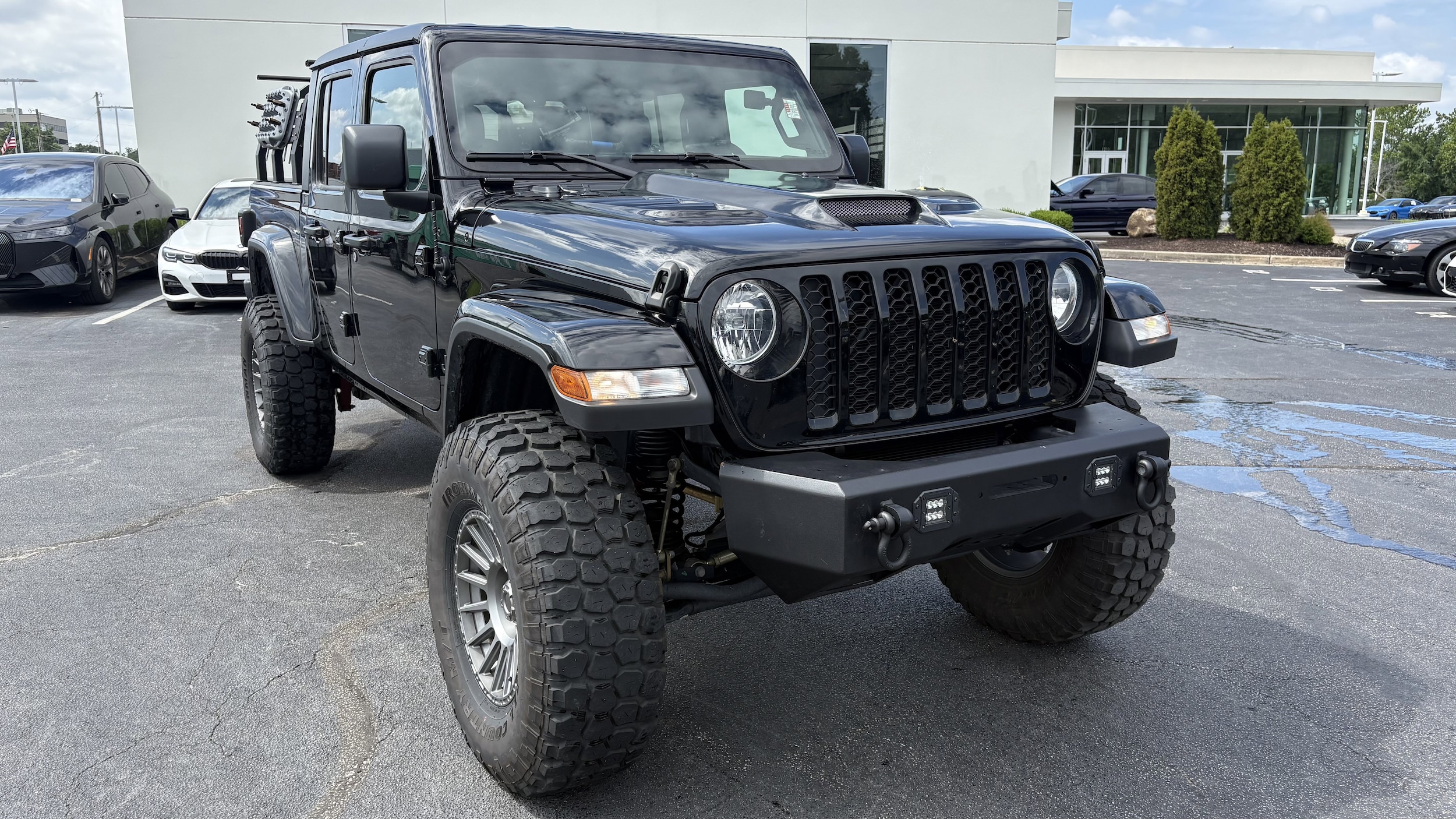 Used 2023 Jeep Gladiator Sport S with VIN 1C6JJTAM8PL593594 for sale in Kansas City