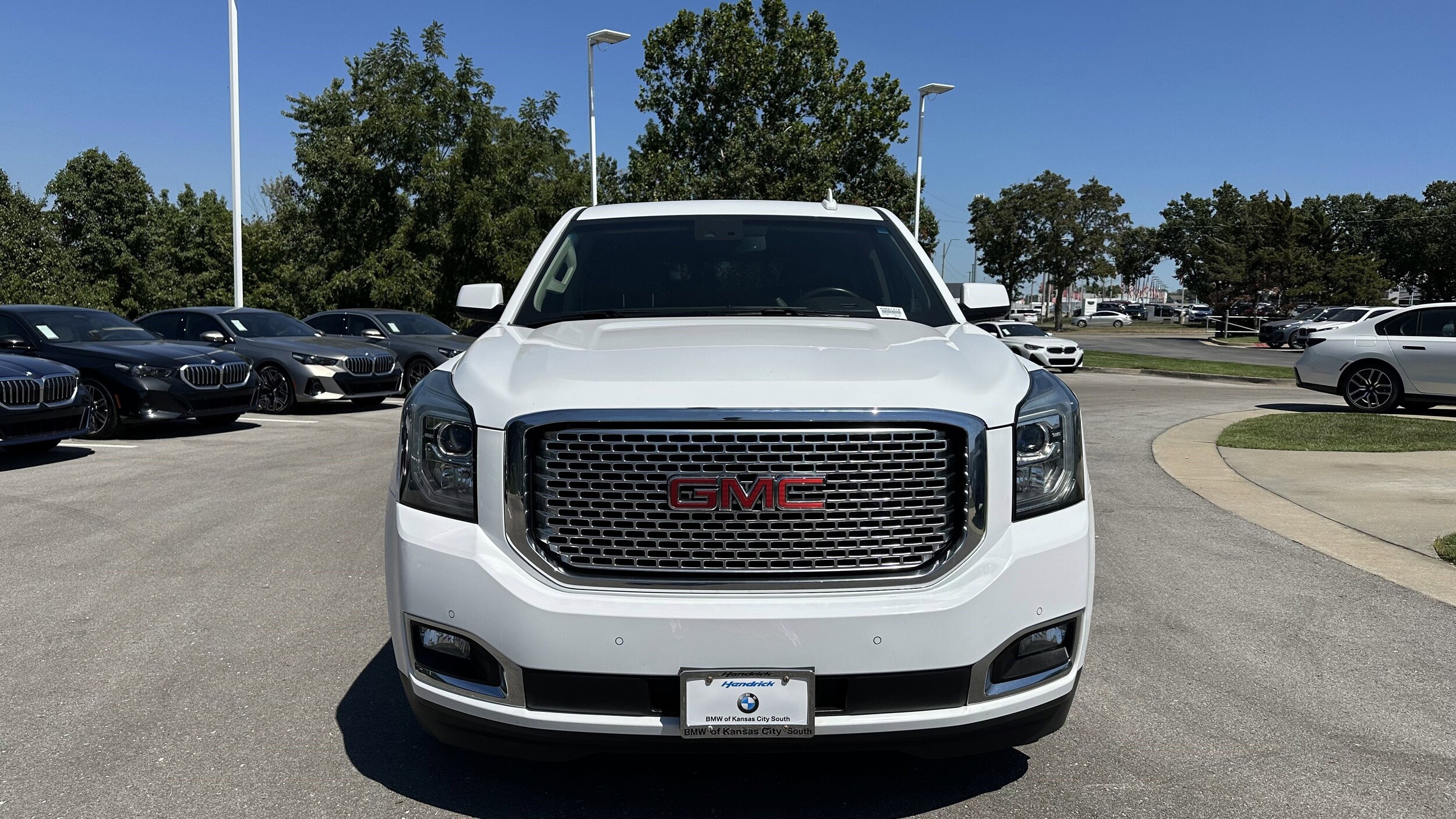 2016 Gmc Yukon SLT photo 3