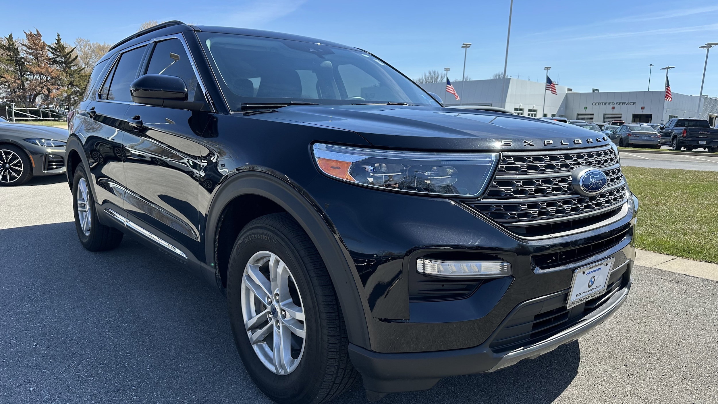 Used 2022 Ford Explorer XLT with VIN 1FMSK8DH5NGB13020 for sale in Kansas City