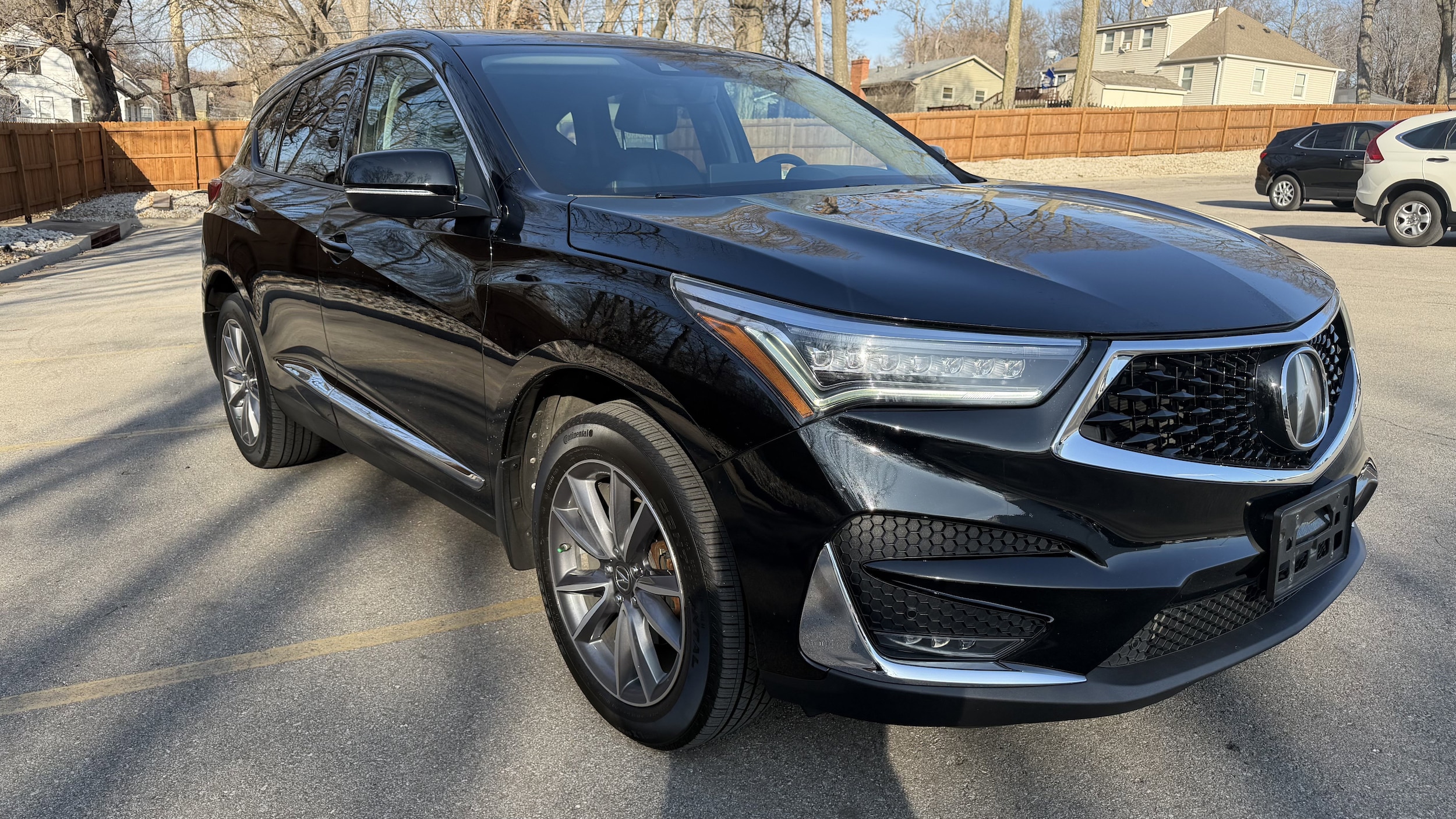 Used 2019 Acura RDX Technology Package with VIN 5J8TC2H57KL025366 for sale in Kansas City