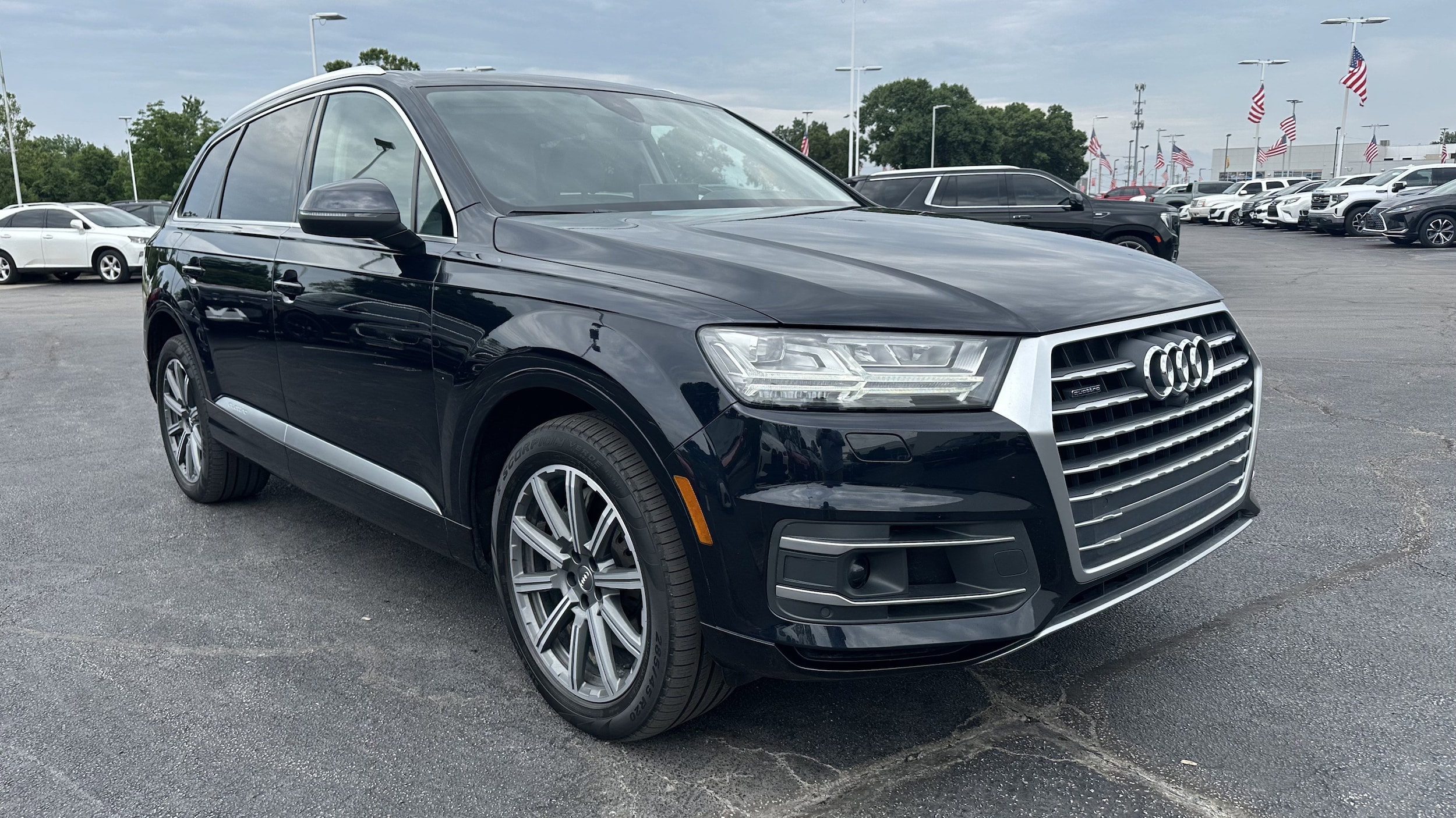 Used 2018 Audi Q7 Prestige with VIN WA1VAAF7XJD007717 for sale in Kansas City