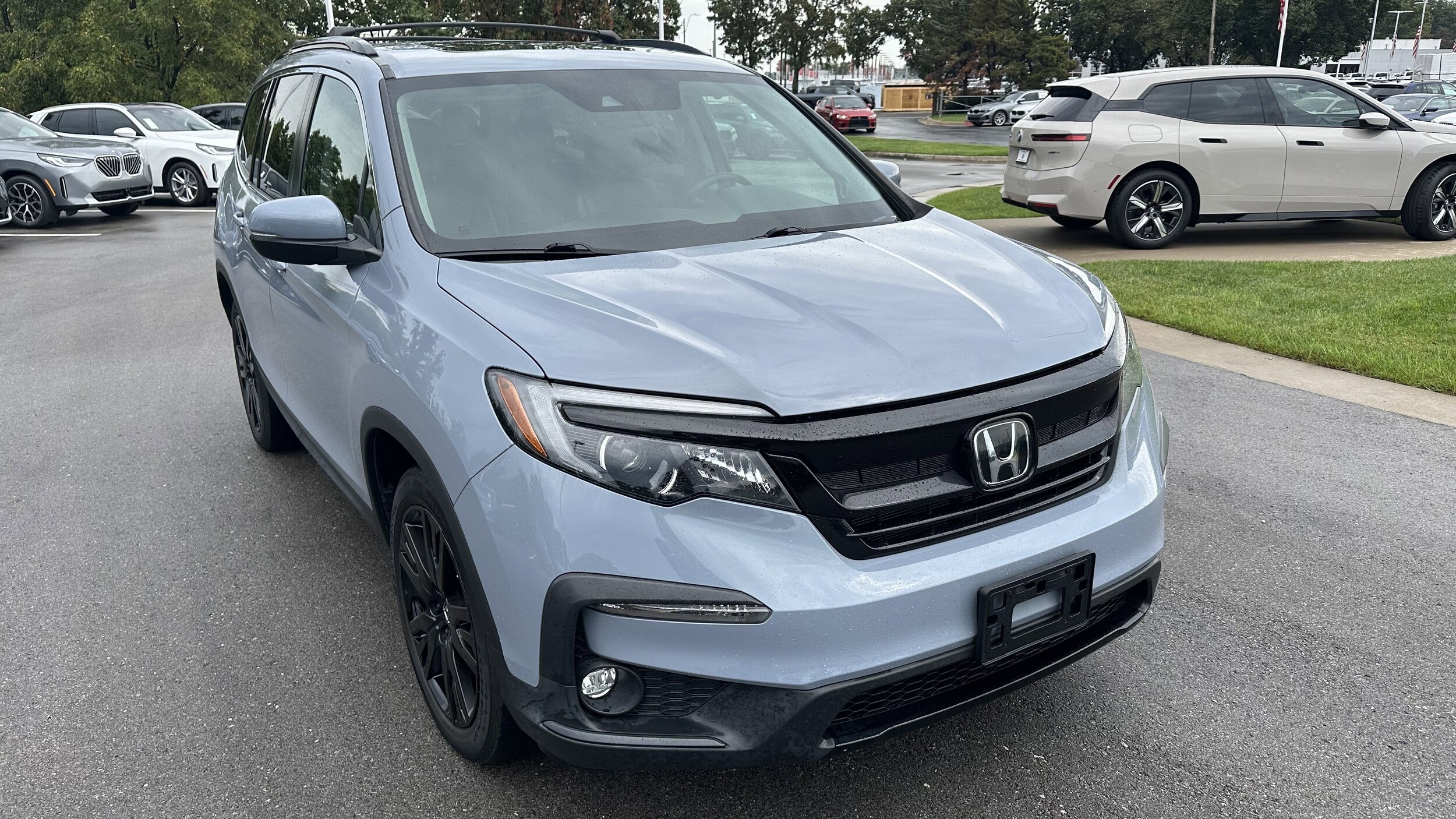 2022 Honda Pilot Special Edition photo 2