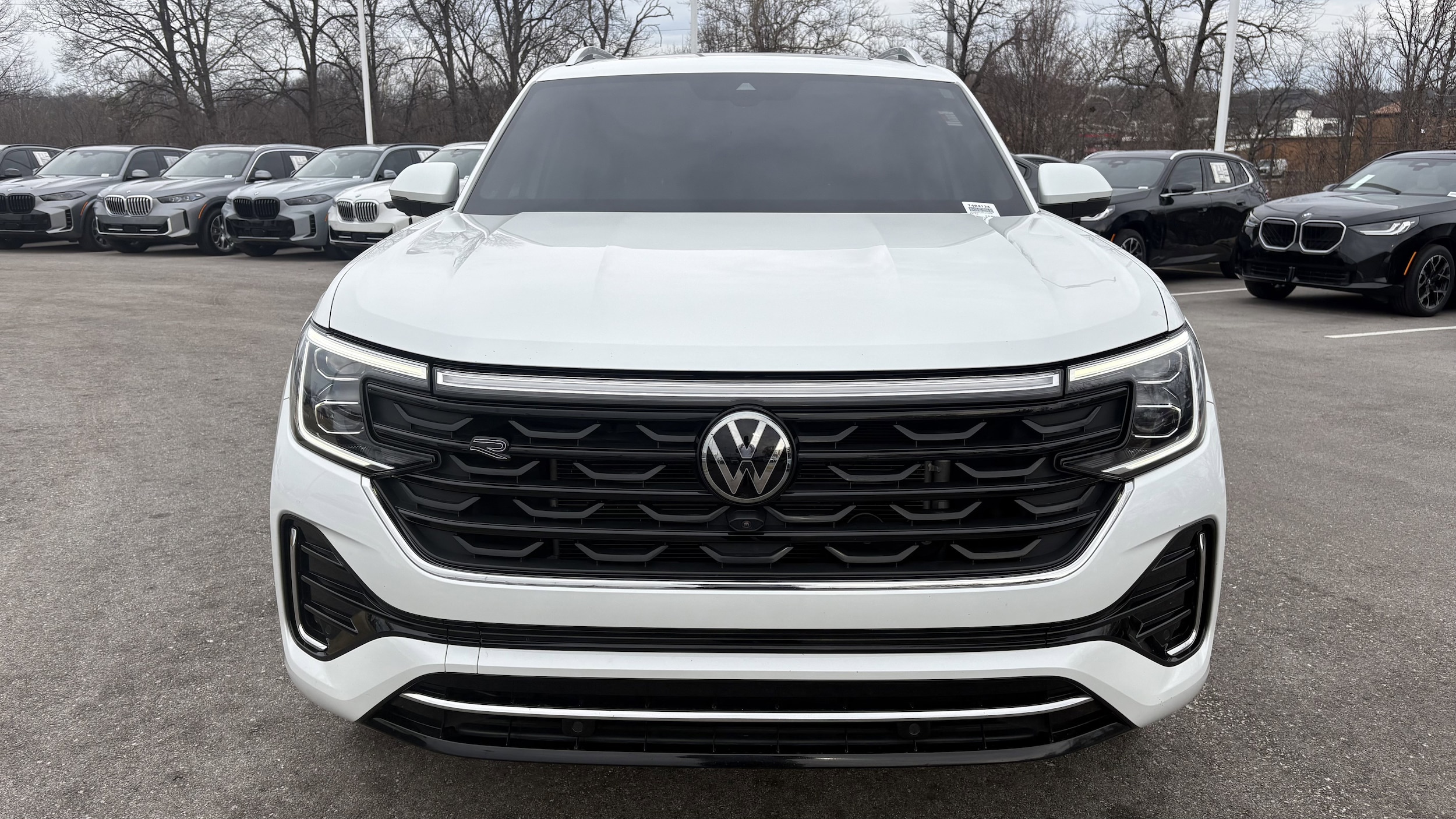 2024 Volkswagen Atlas 2.0T SEL Premium R-Line 4MOTION photo 2