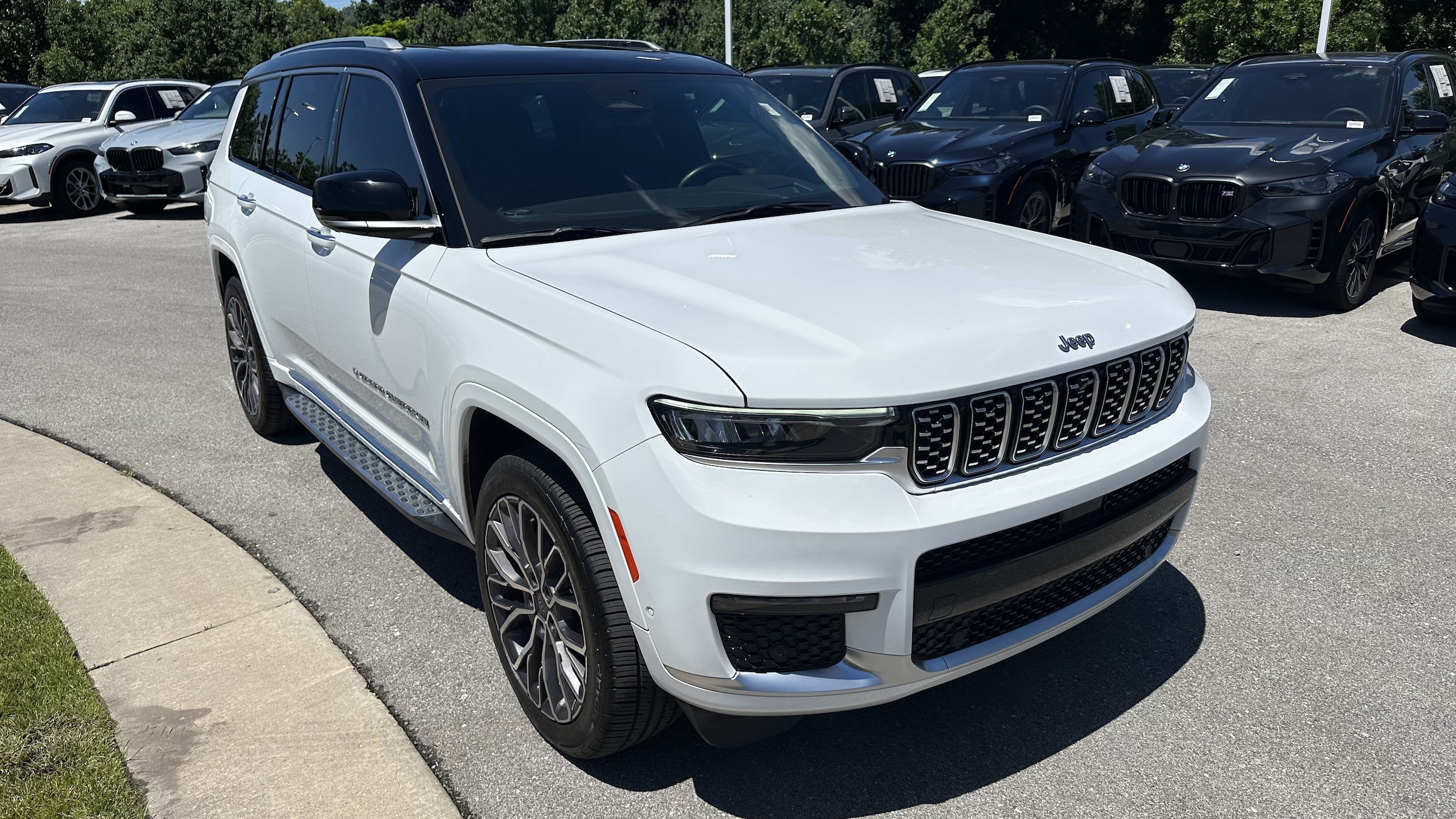 Used 2022 Jeep Grand Cherokee L Summit Reserve with VIN 1C4RJKET0N8517634 for sale in Kansas City