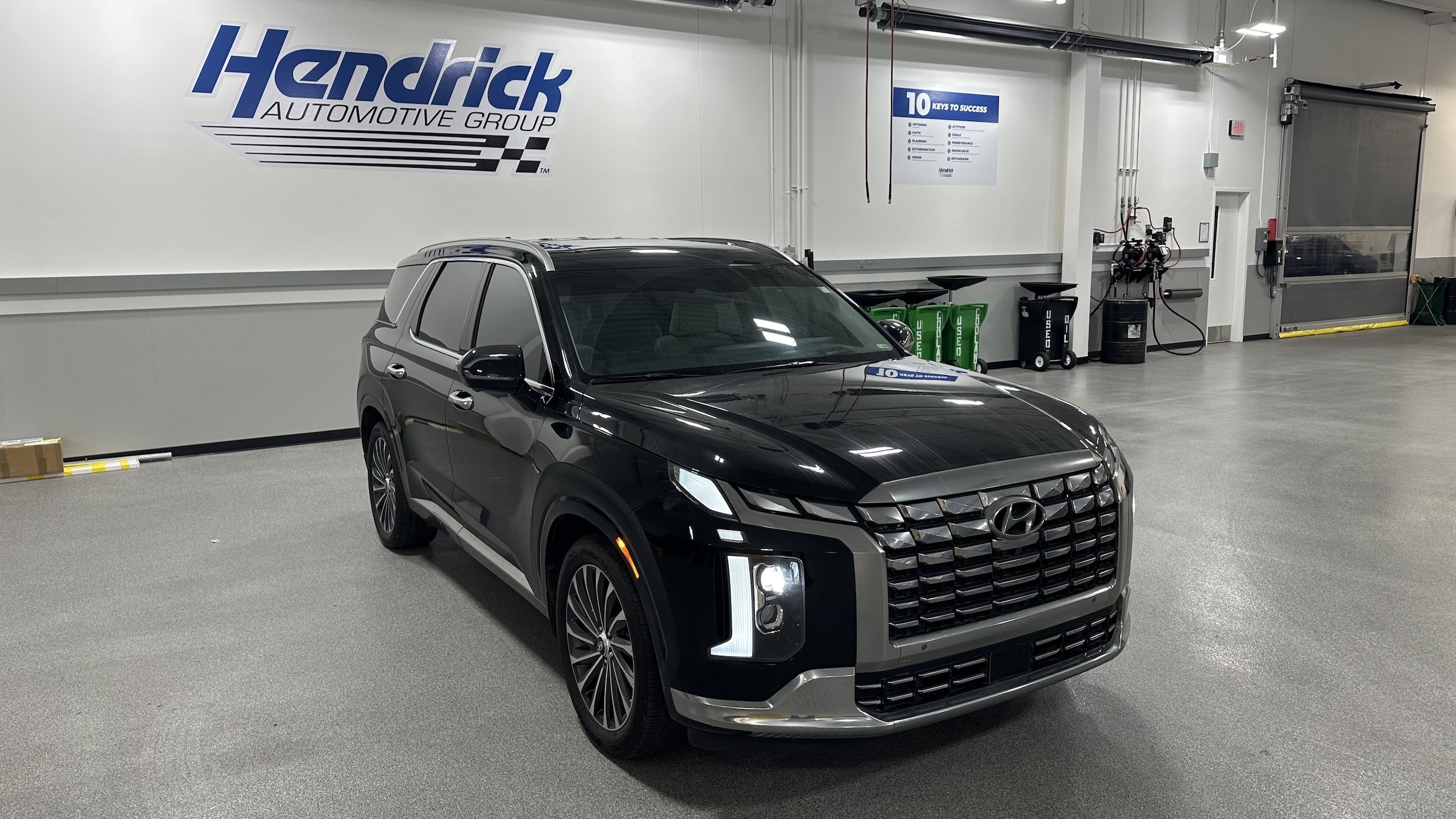 Used 2023 Hyundai Palisade Calligraphy with VIN KM8R7DGE4PU591363 for sale in Kansas City