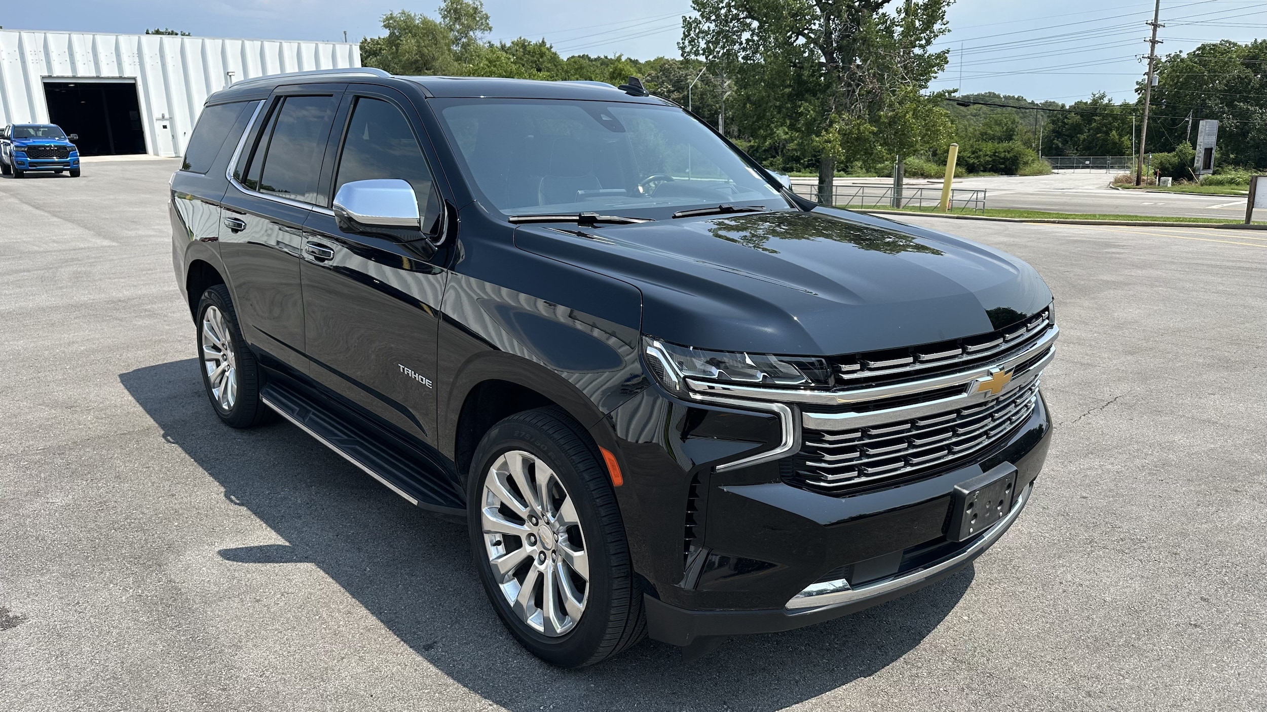 Used 2021 Chevrolet Tahoe Premier with VIN 1GNSKSKD2MR245373 for sale in Kansas City
