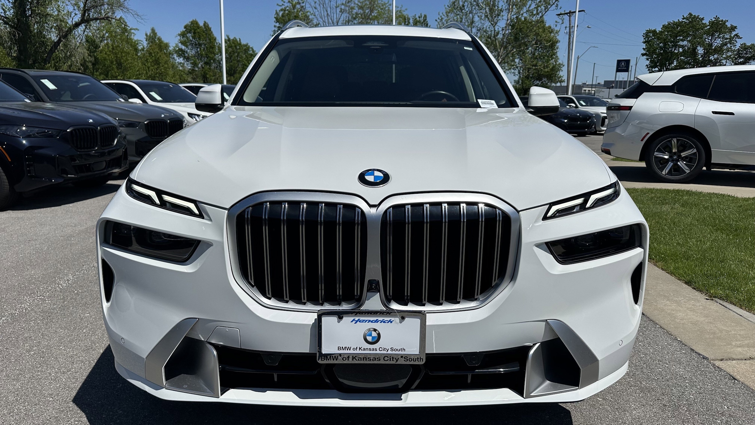 2026 BMW X7 xDrive40i photo 2