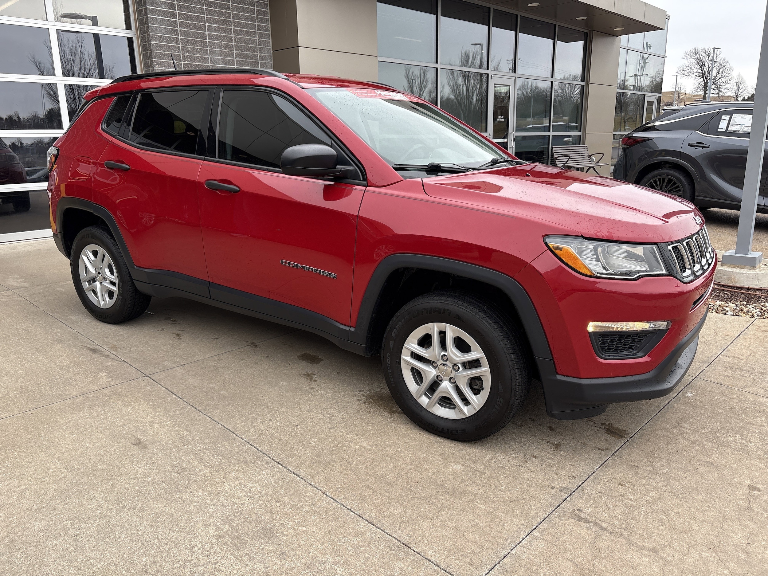Used 2018 Jeep Compass Sport with VIN 3C4NJDAB9JT146329 for sale in Kansas City