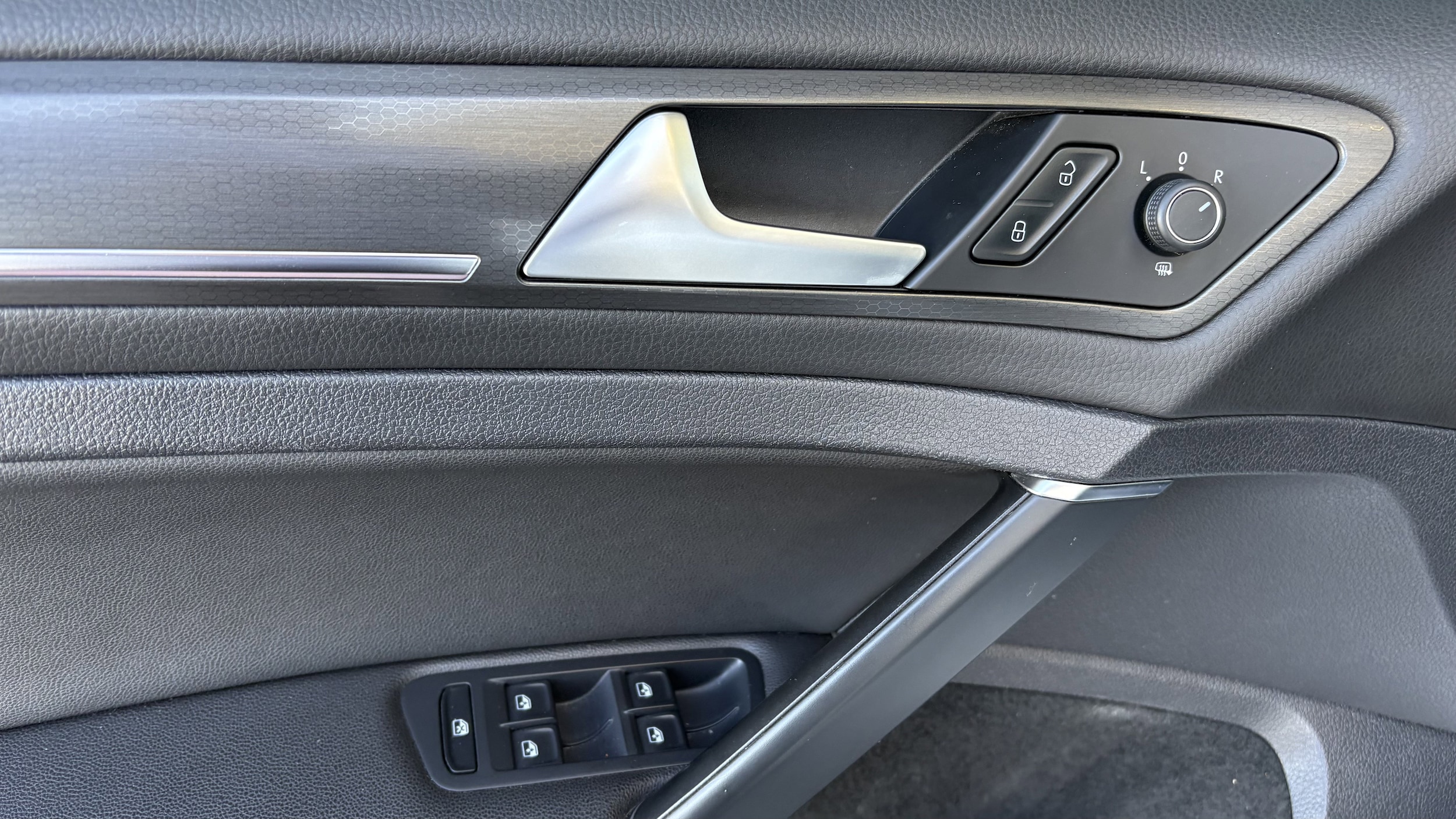 Used 2019 Volkswagen Golf GTI SE with VIN 3VW6T7AU4KM037349 for sale in Kansas City