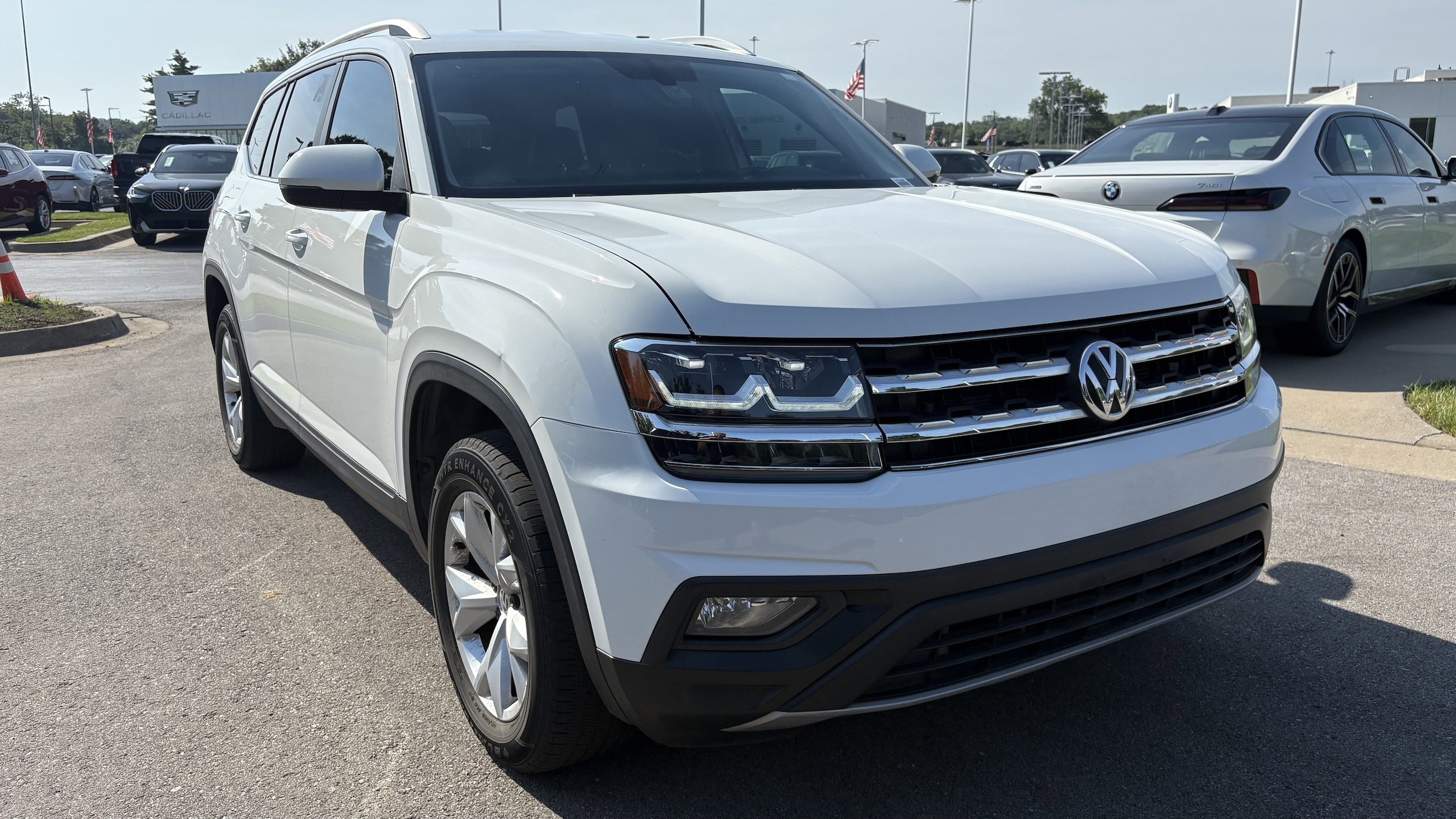 Used 2018 Volkswagen Atlas SE with VIN 1V2KR2CAXJC512488 for sale in Kansas City