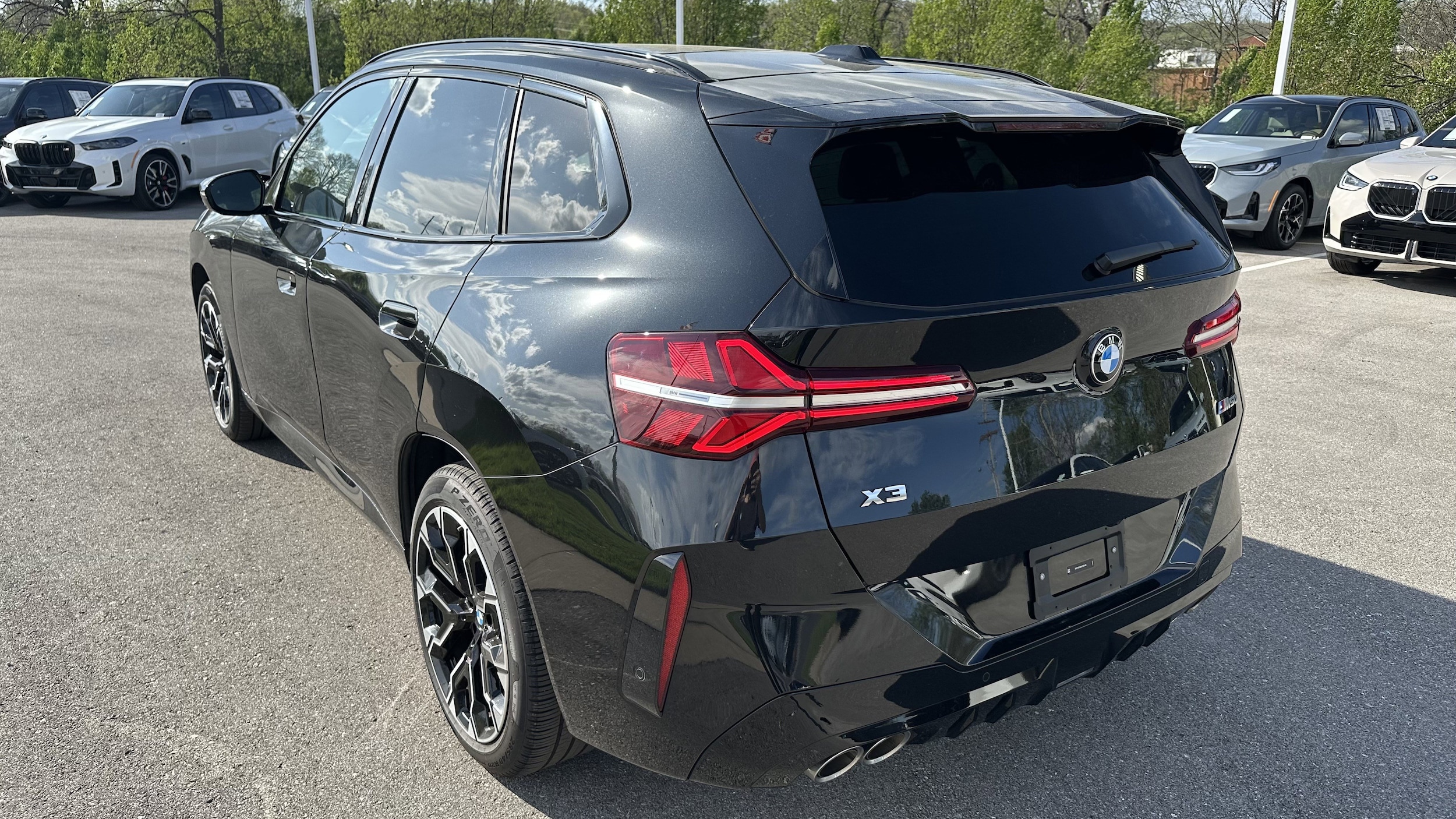 2025 BMW X3 M50 xDrive photo 3