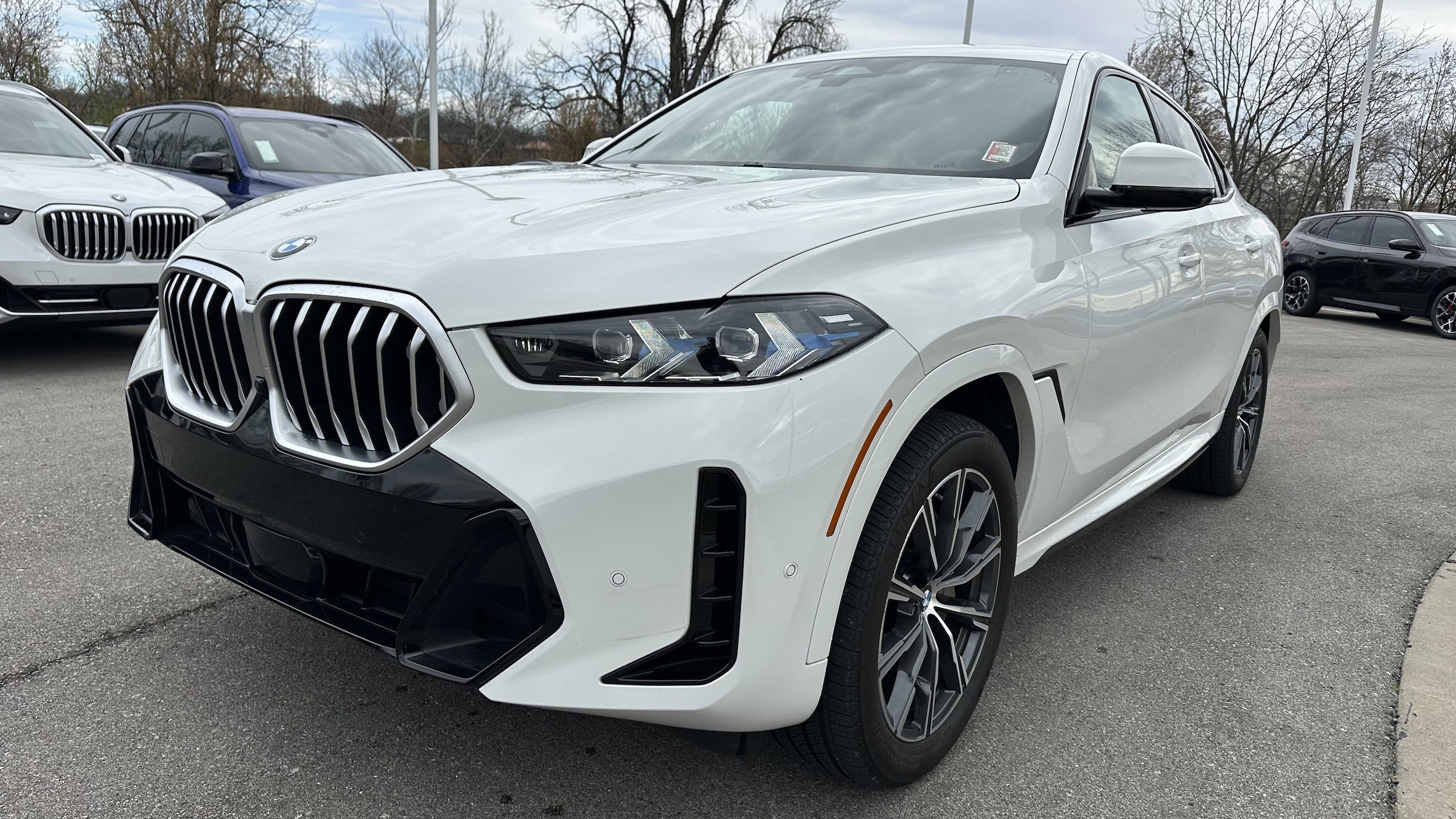2025 BMW X6 xDrive40i photo 4