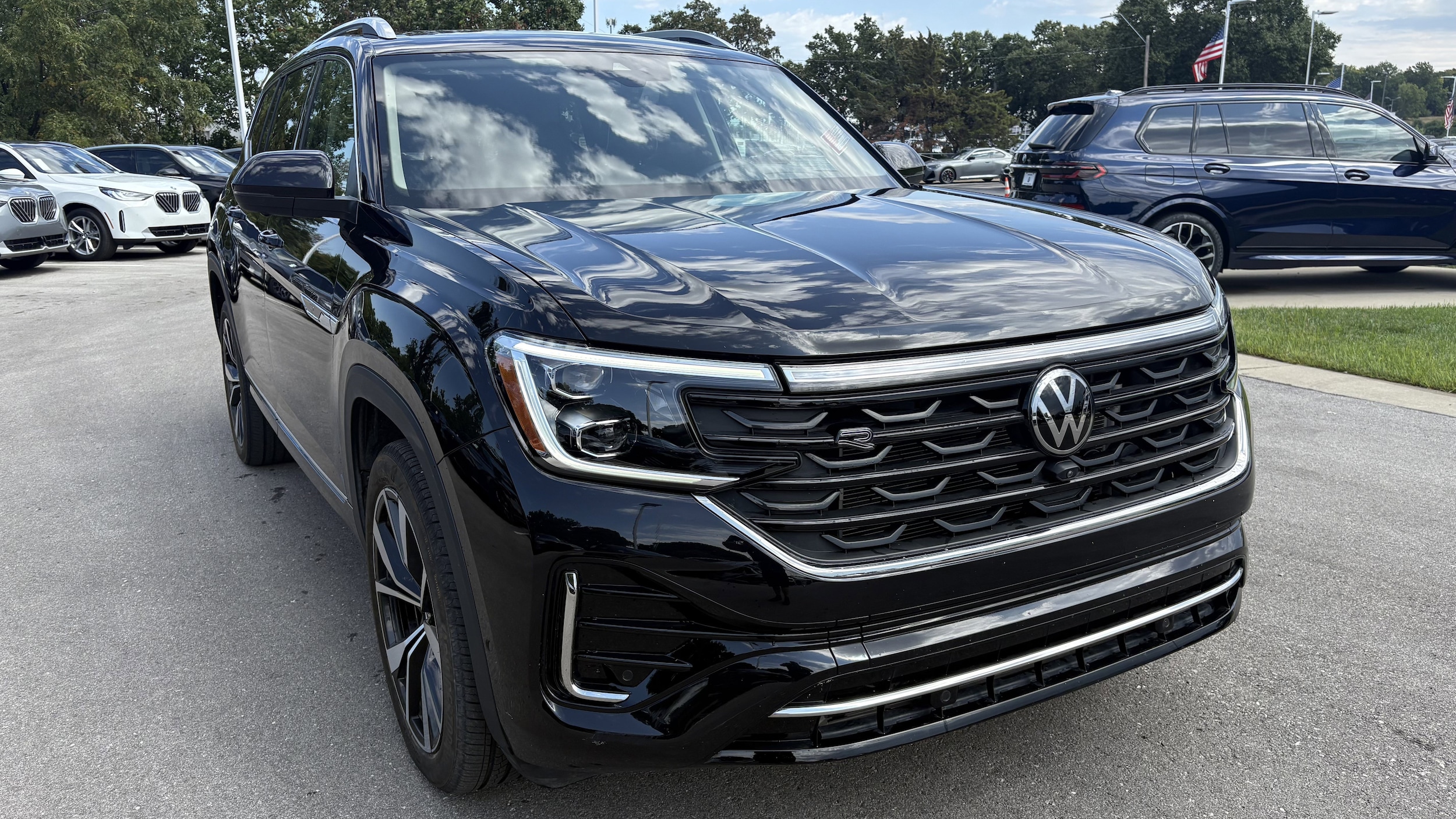 Used 2024 Volkswagen Atlas SEL Premium R-Line with VIN 1V2FR2CA0RC520886 for sale in Kansas City