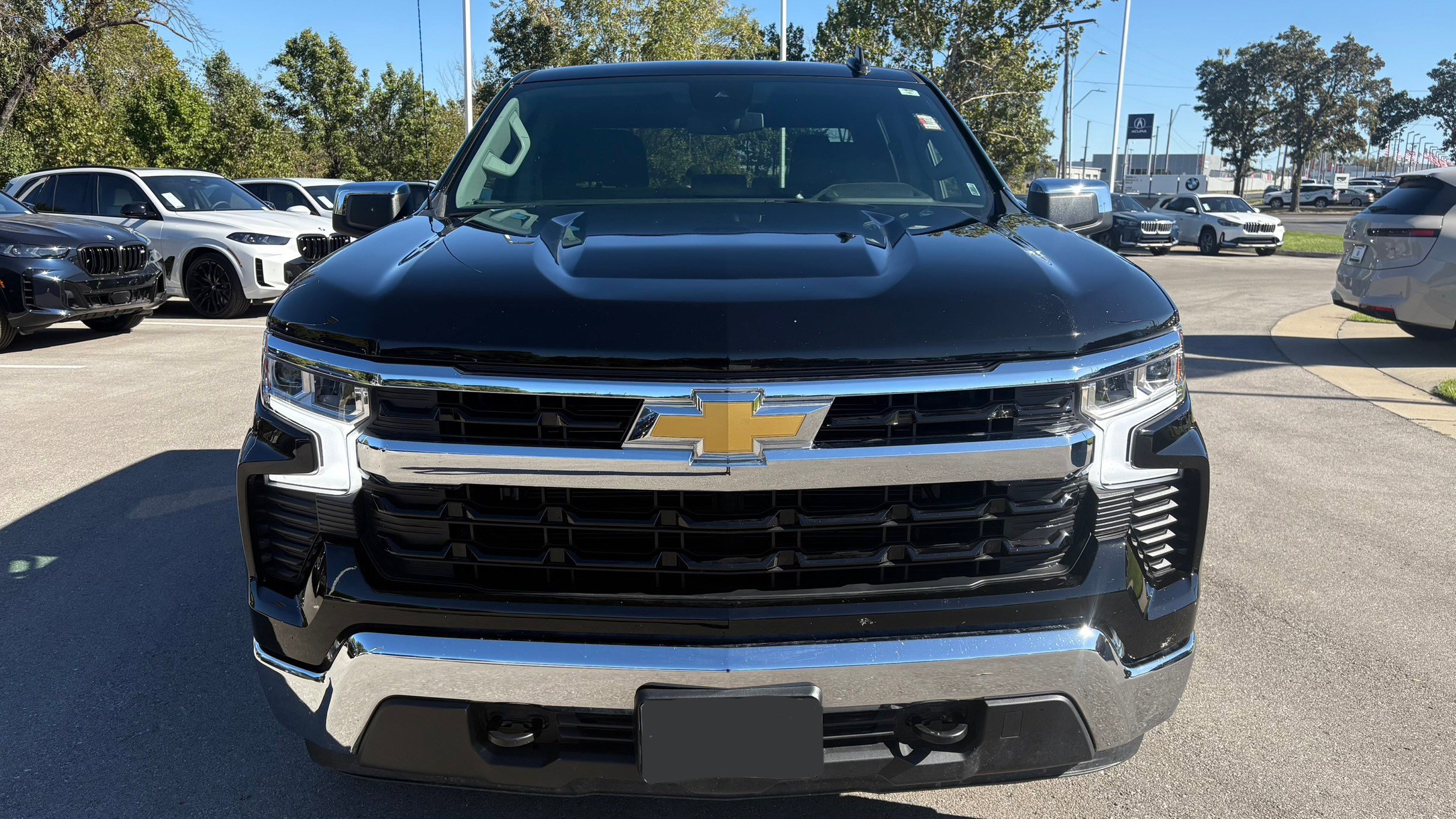 2025 Chevrolet Silverado 1500 LT photo 2