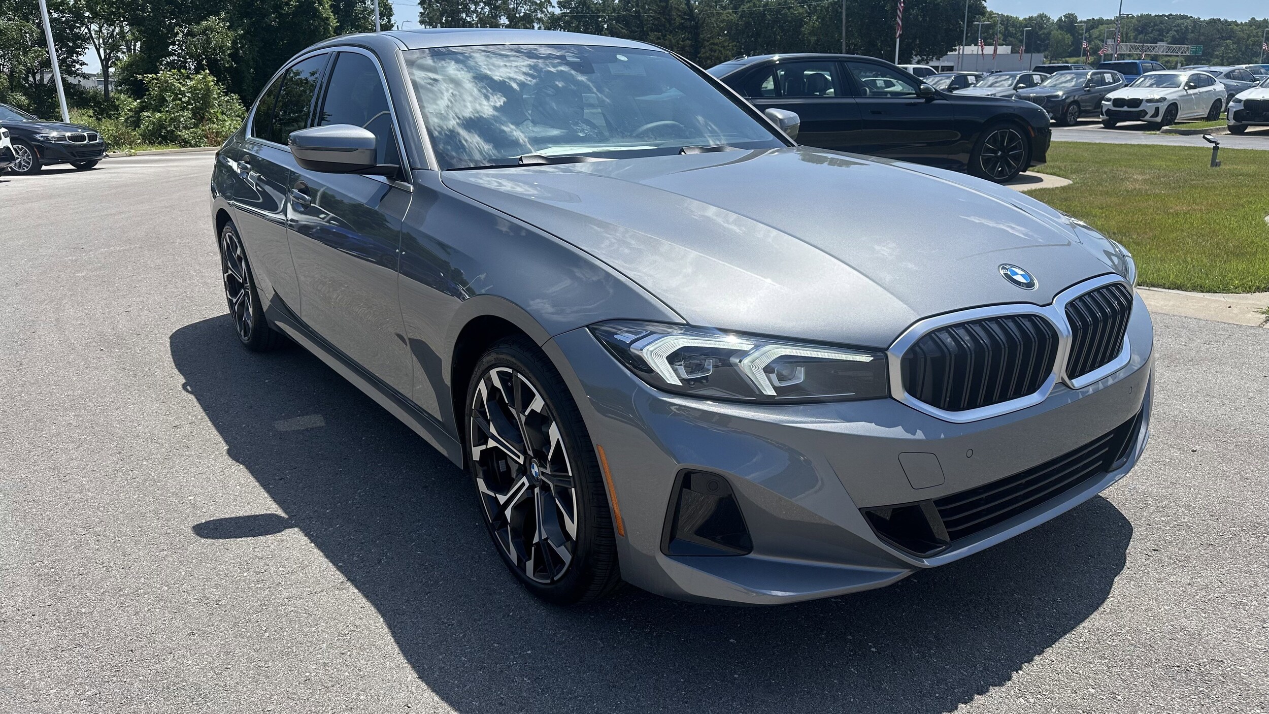 2025 Bmw 330i 330i xDrive photo 2