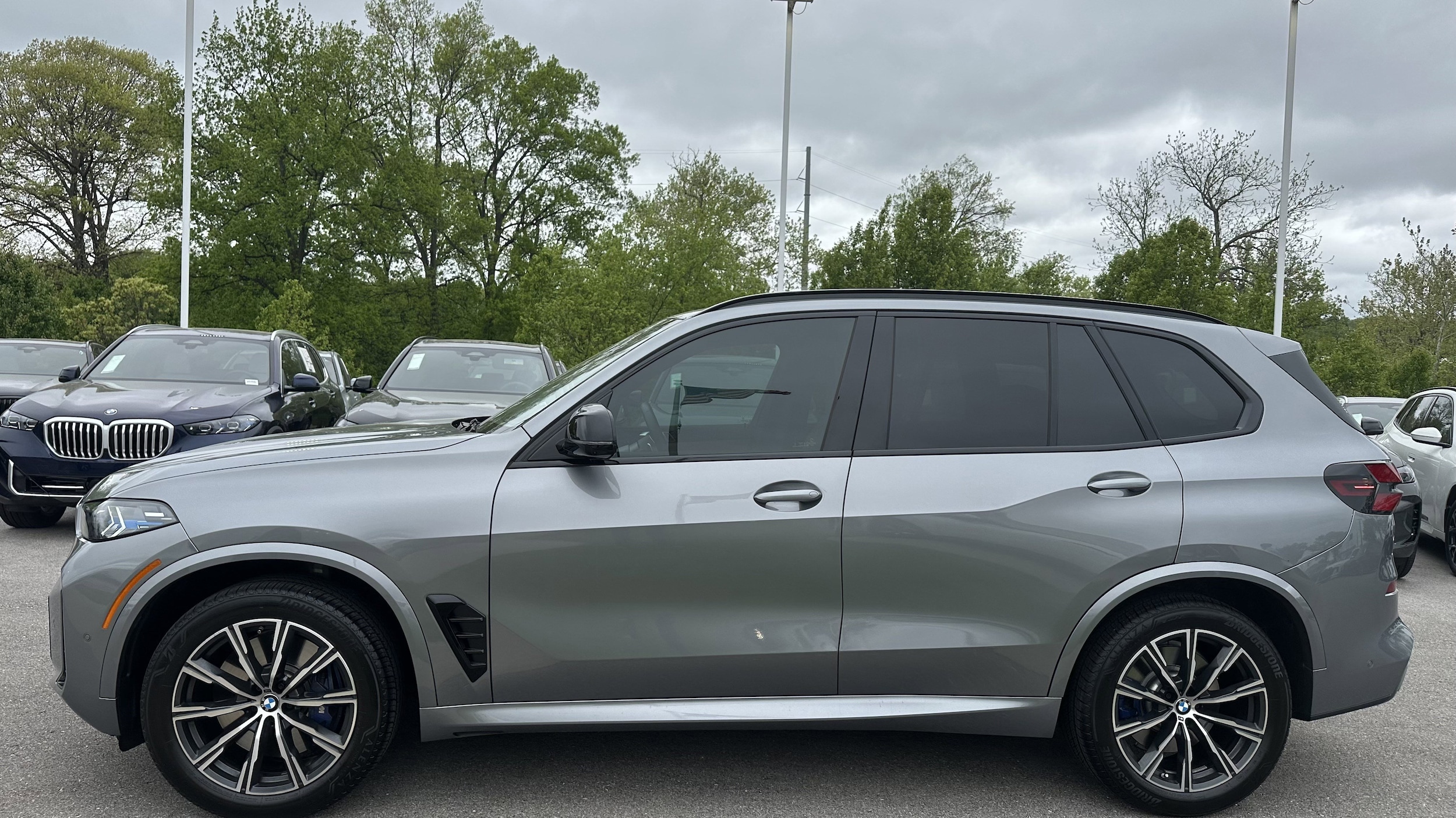 2025 BMW X5 M60i photo 5
