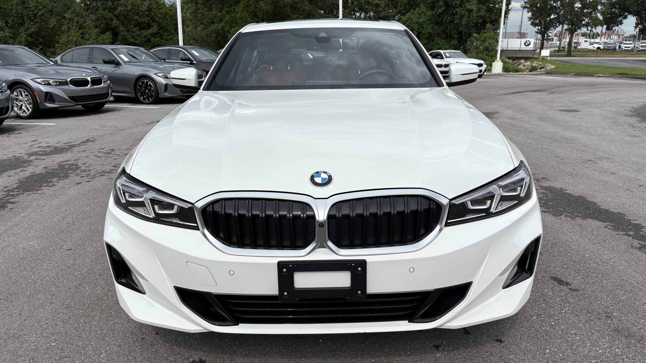 2024 Bmw 330i xDrive photo 2