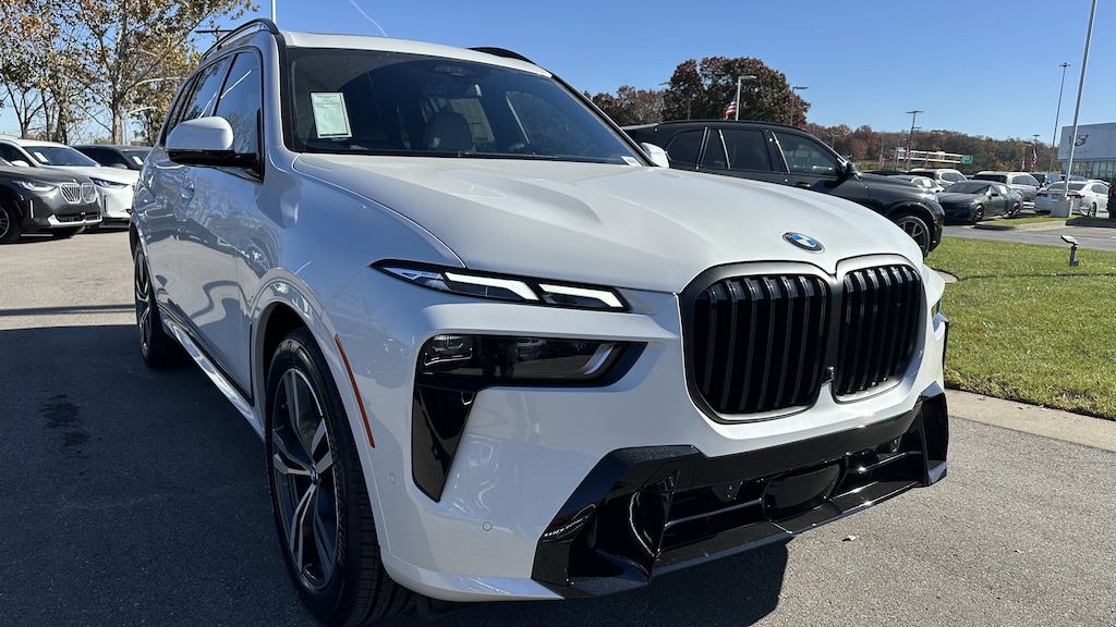New 2026 BMW X7 xDrive40i SUV