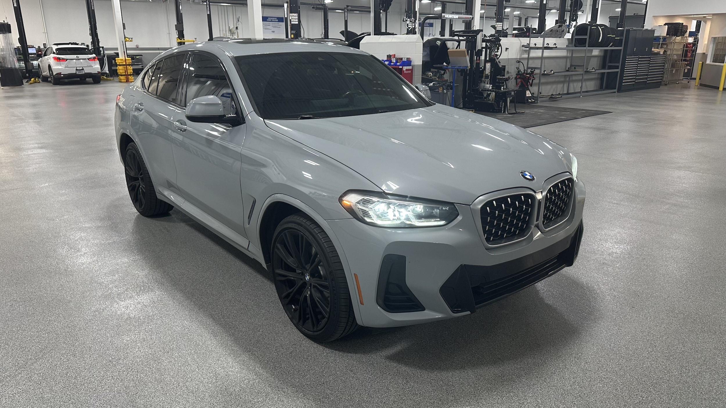 Used 2022 BMW X4 30i with VIN 5UX33DT06N9L40780 for sale in Kansas City
