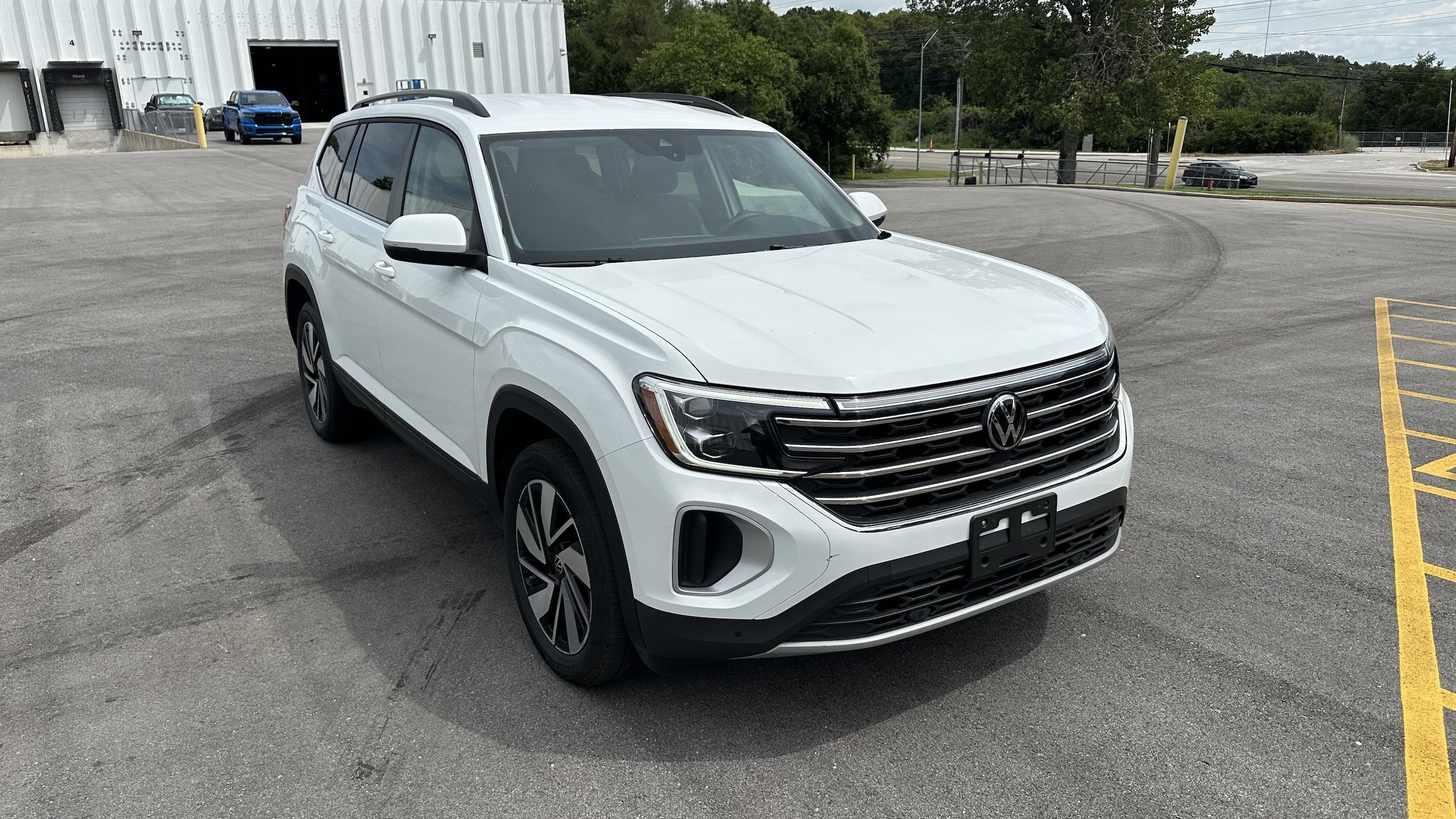 Used 2025 Volkswagen Atlas SE w/Tech with VIN 1V2HR2CA0SC525925 for sale in Kansas City