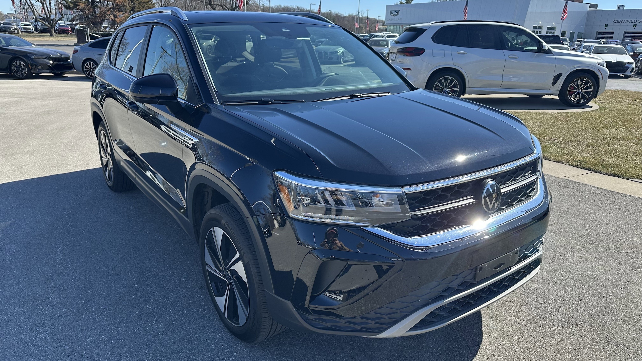 Used 2024 Volkswagen Taos SE with VIN 3VVVX7B22RM060091 for sale in Kansas City