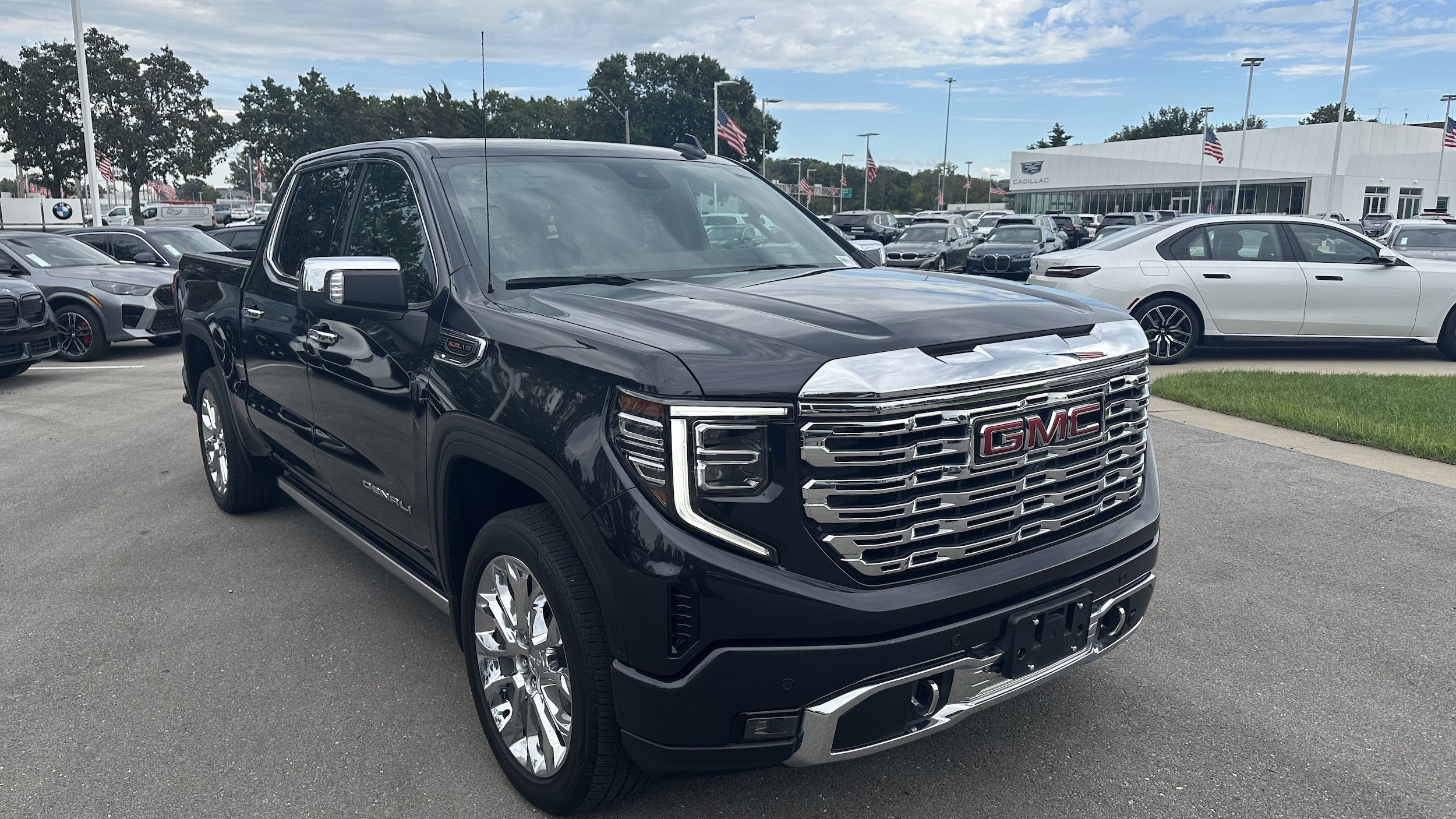 Used 2023 GMC Sierra 1500 Denali Denali with VIN 1GTUUGEL1PZ106416 for sale in Kansas City
