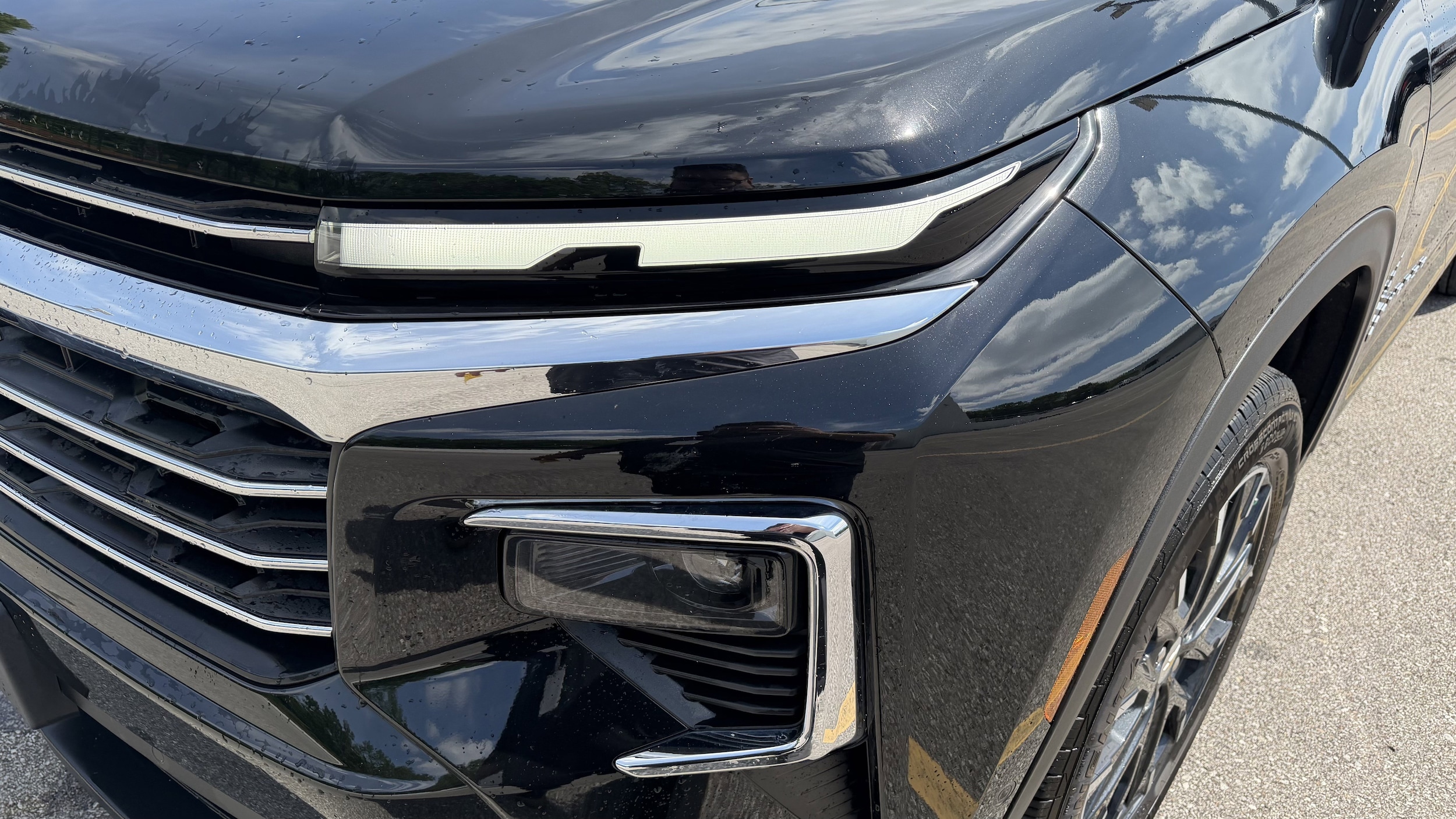 2024 Chevrolet Traverse AWD LT photo 4