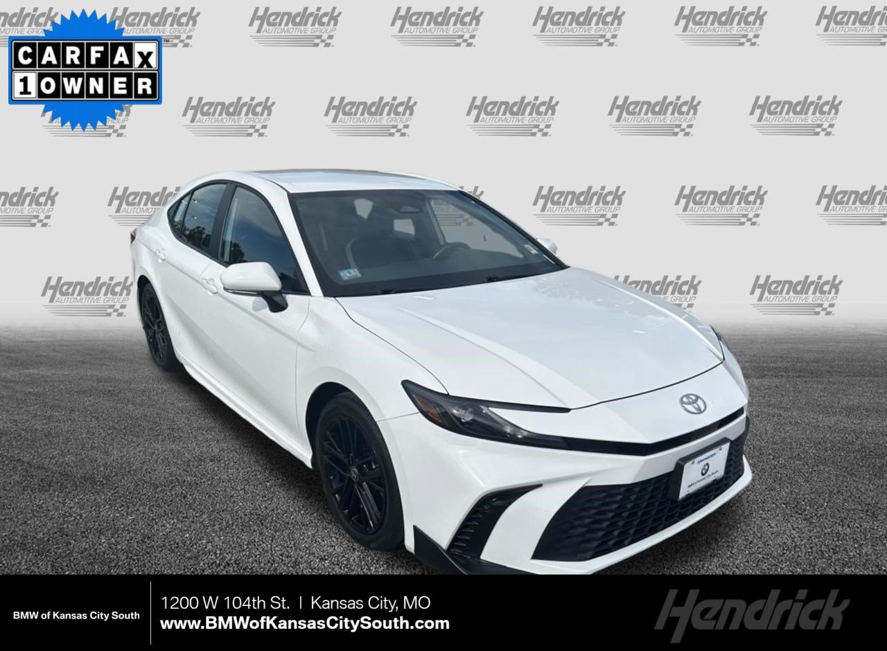 Used 2025 Toyota Camry SE with VIN 4T1DAACK1SU603385 for sale in Kansas City