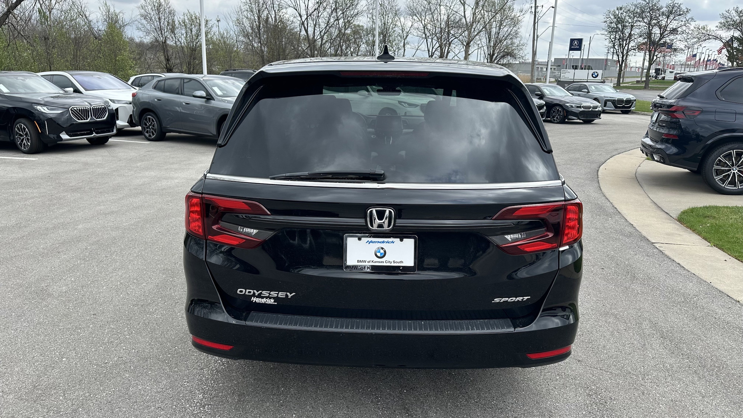 2024 Honda Odyssey Sport photo 3