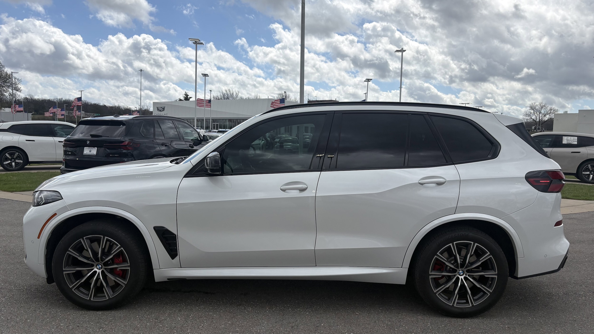 2025 BMW X5 M60i photo 6