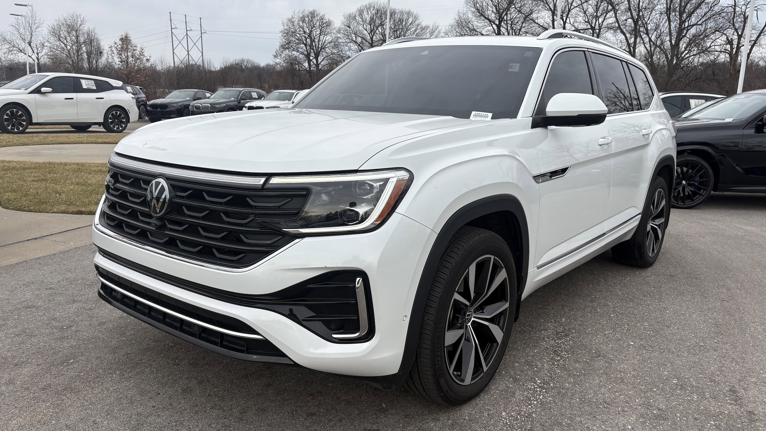 2024 Volkswagen Atlas 2.0T SEL Premium R-Line 4MOTION photo 4