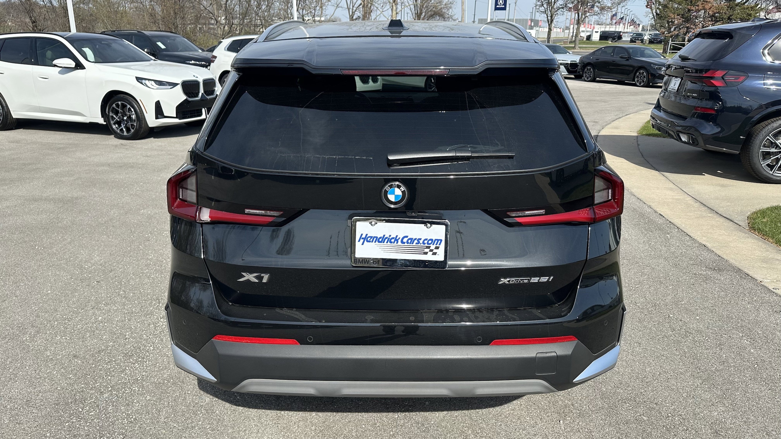 2023 BMW X1 xDrive28i photo 3