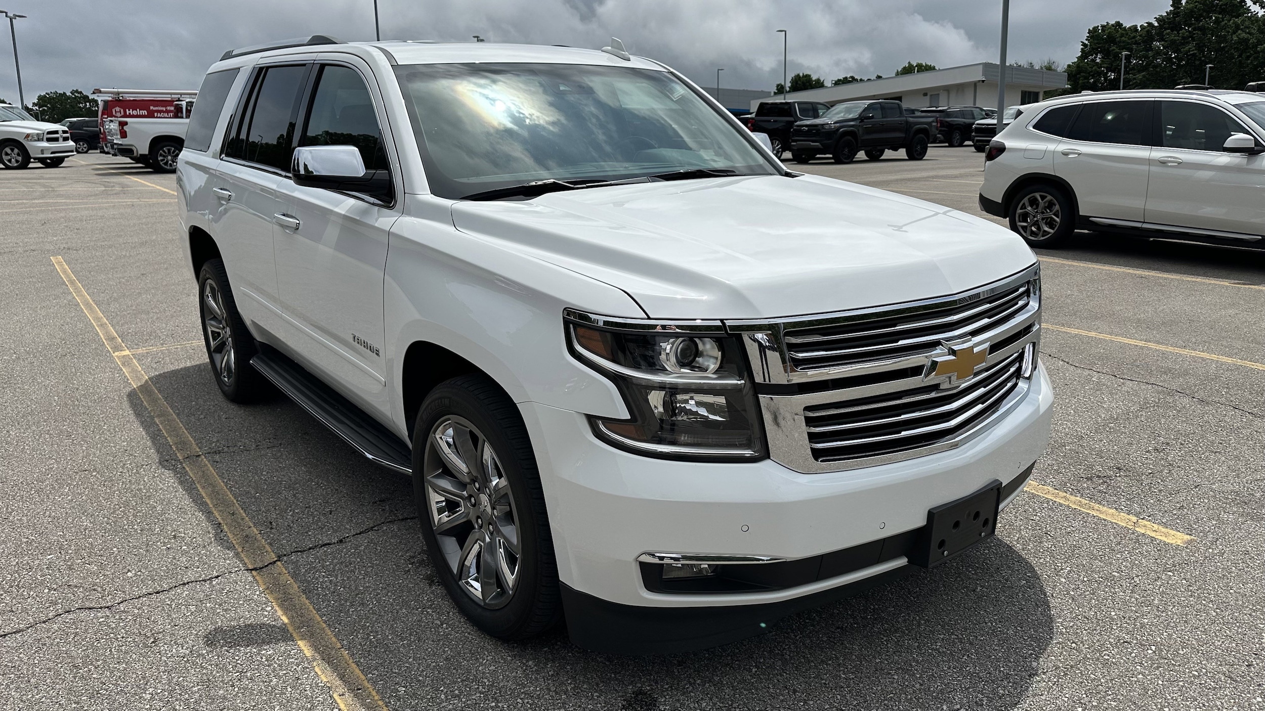 Used 2017 Chevrolet Tahoe Premier with VIN 1GNSKCKC1HR310040 for sale in Kansas City