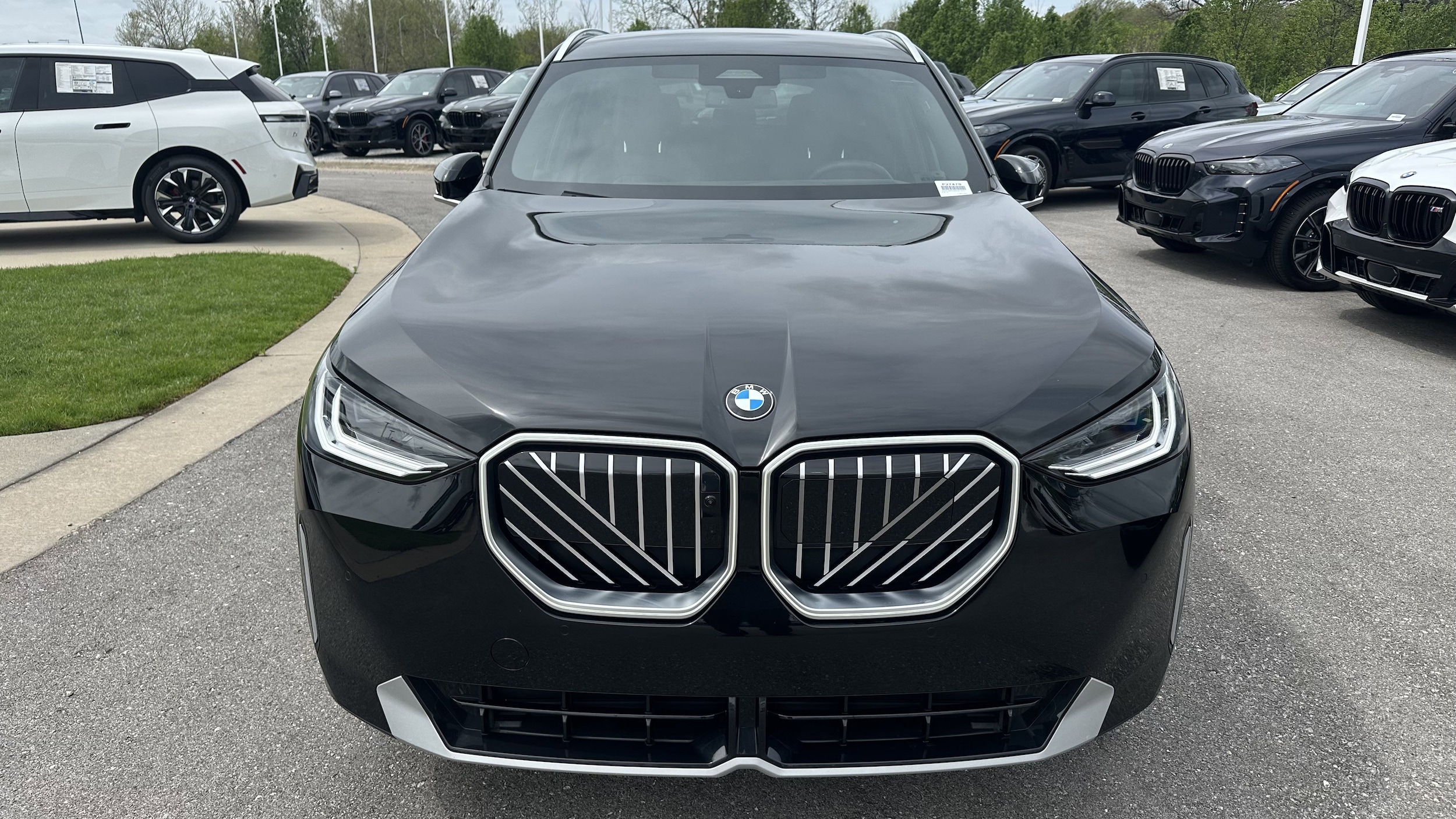 2025 BMW X3 30 xDrive photo 2