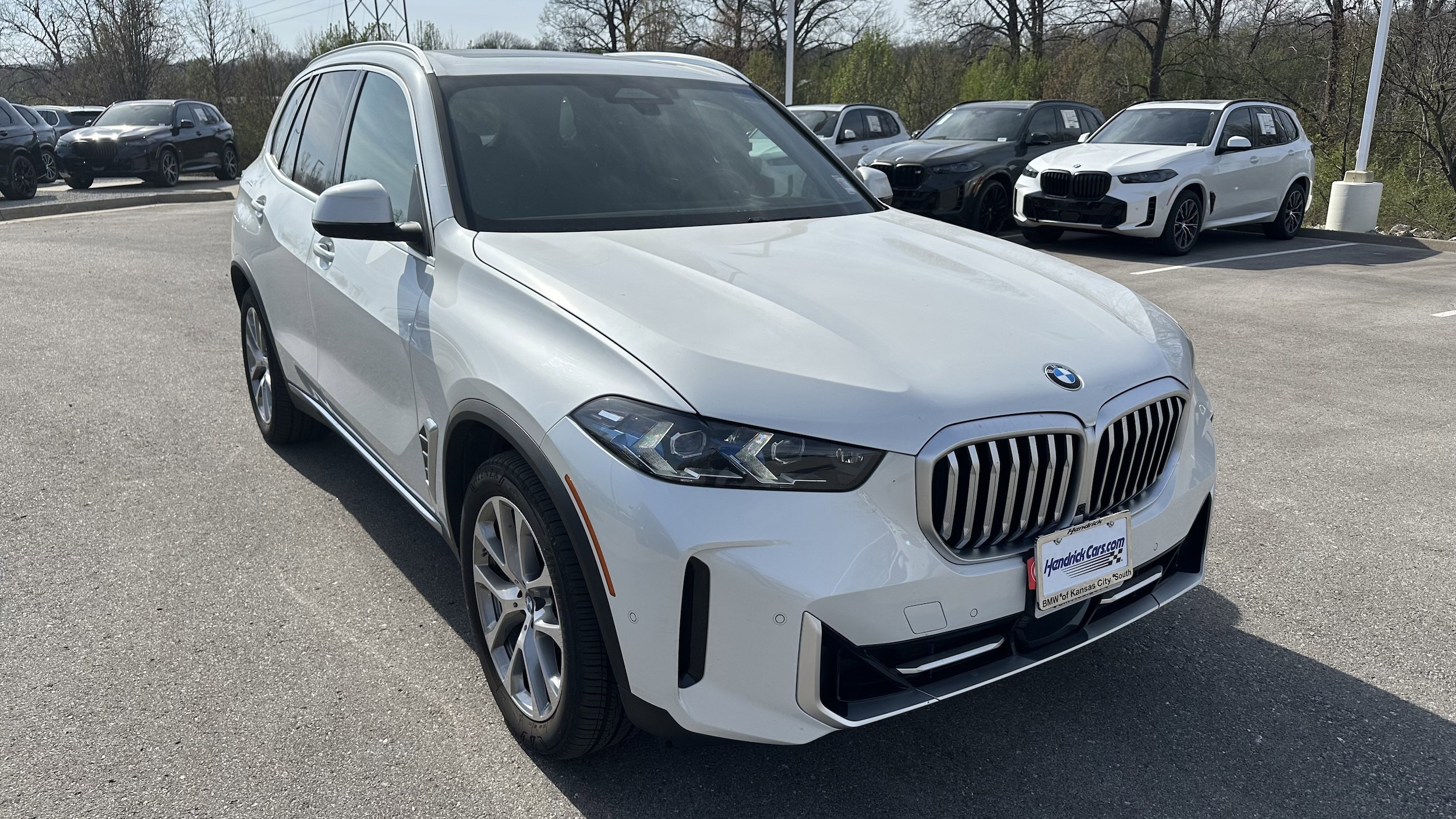Used 2025 BMW X5 40i with VIN 5UX23EU08S9X56566 for sale in Kansas City