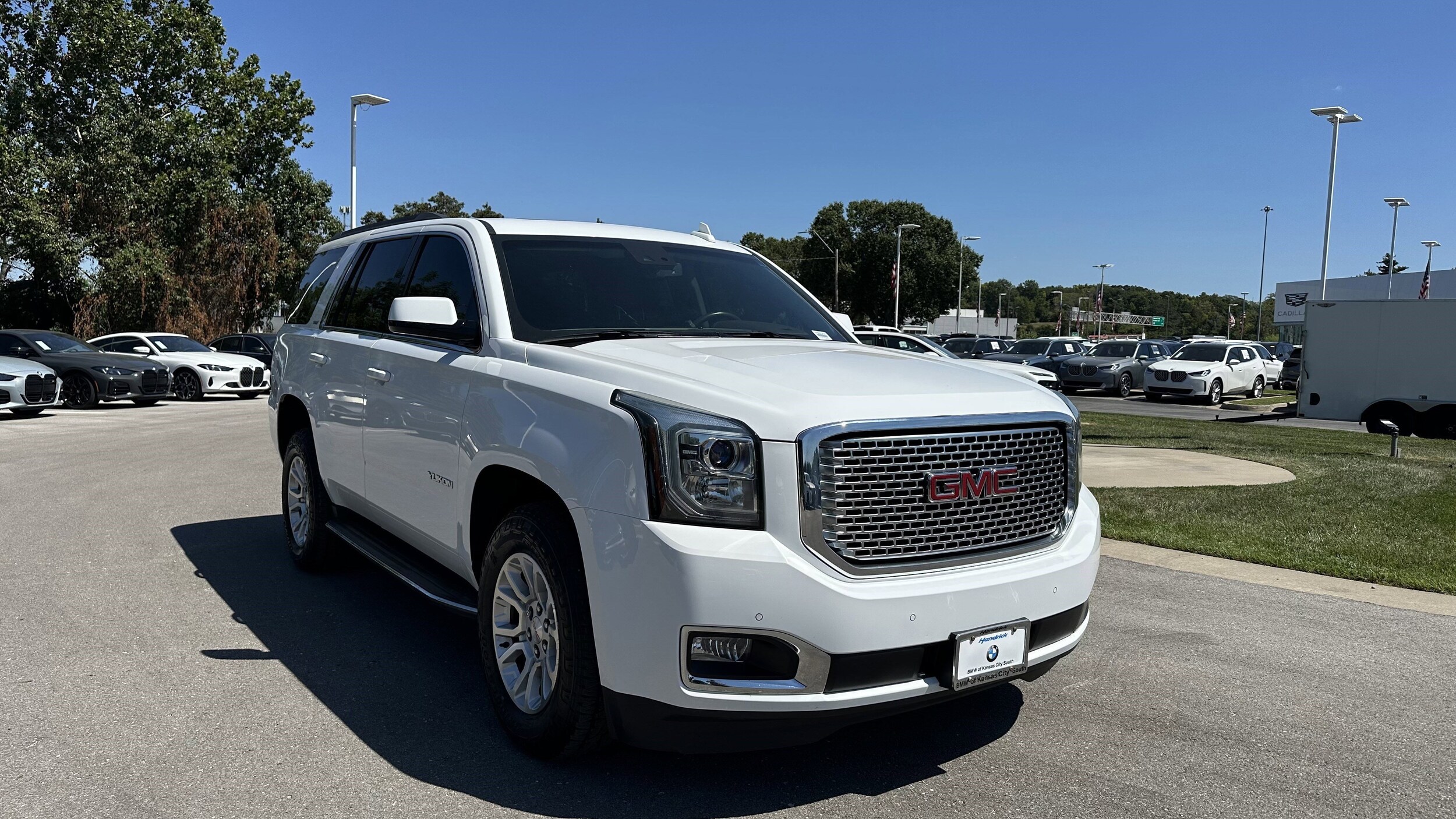 2016 Gmc Yukon SLT photo 2