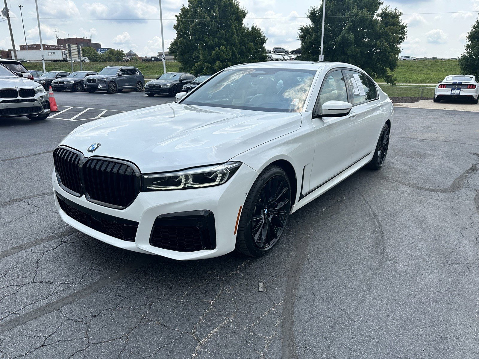 Certified 2022 BMW 7 Series 750i with VIN WBA7U2C04NCH42613 for sale in Kansas City