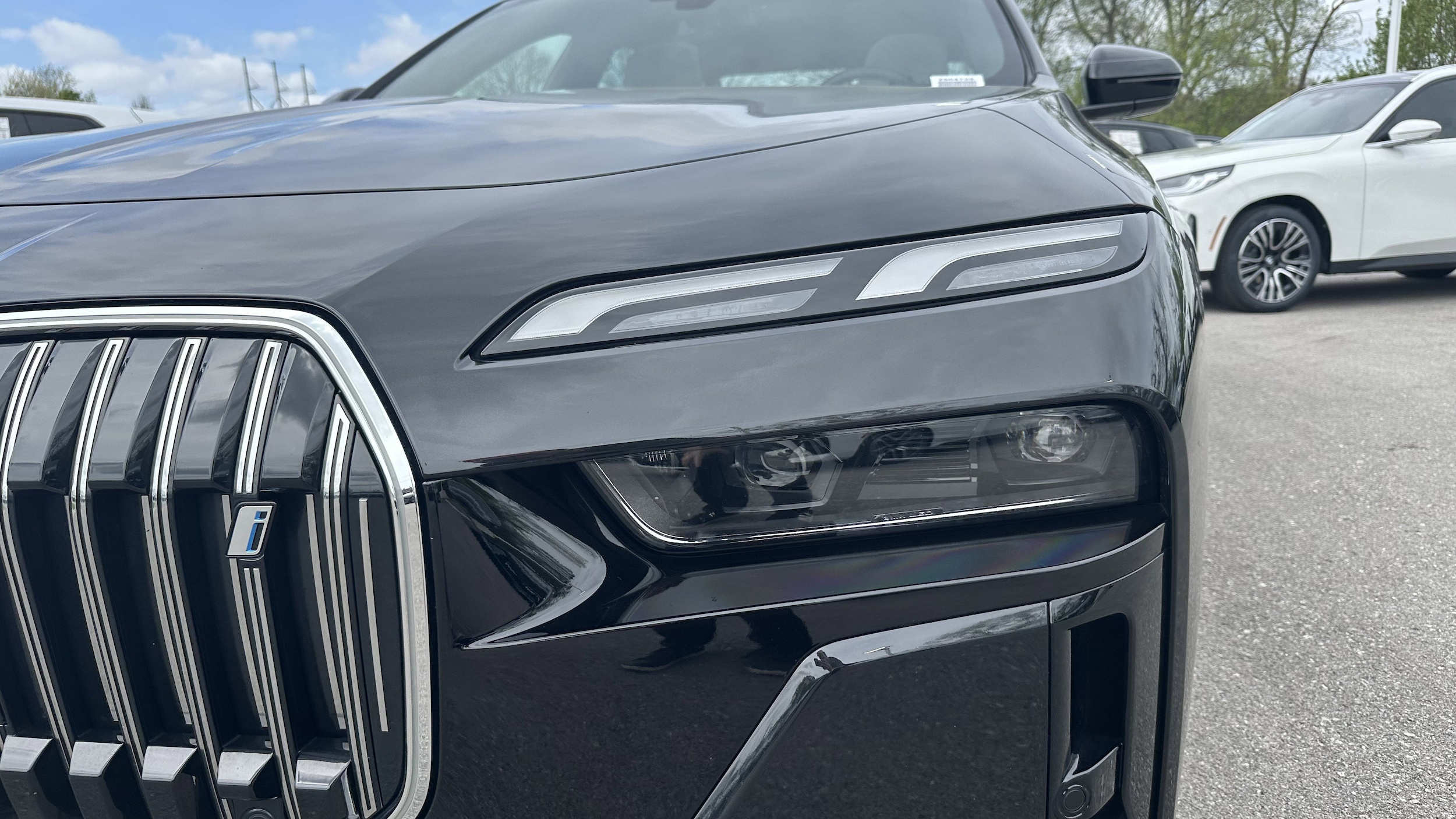 2025 BMW i7 xDrive60 photo 4