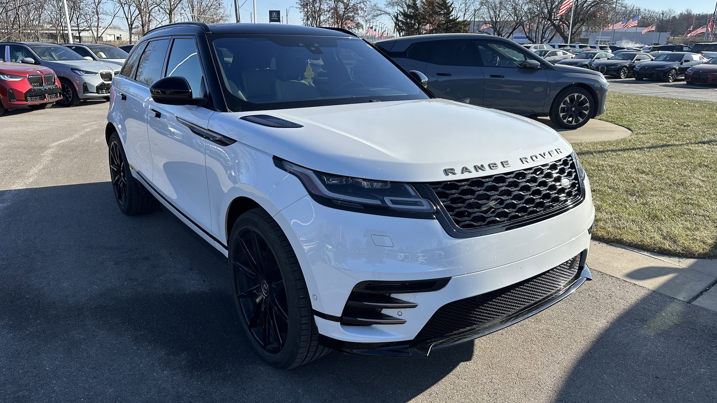 Used 2019 Land Rover Range Rover Velar SE with VIN SALYL2FV7KA217219 for sale in Kansas City