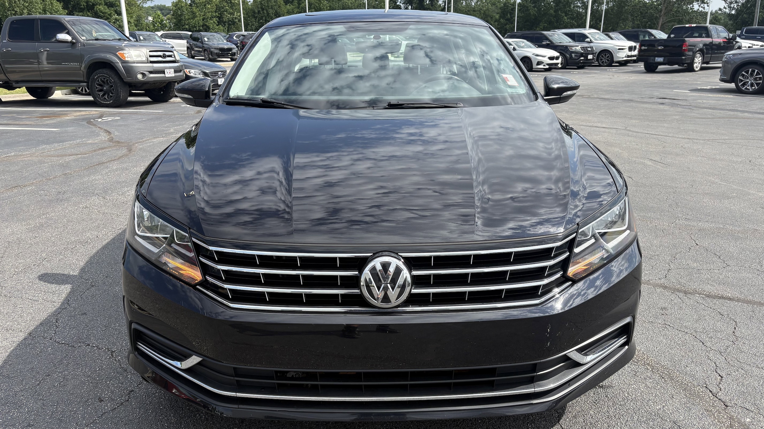 Volkswagen Passat 2.0T Wolfsburg Edition