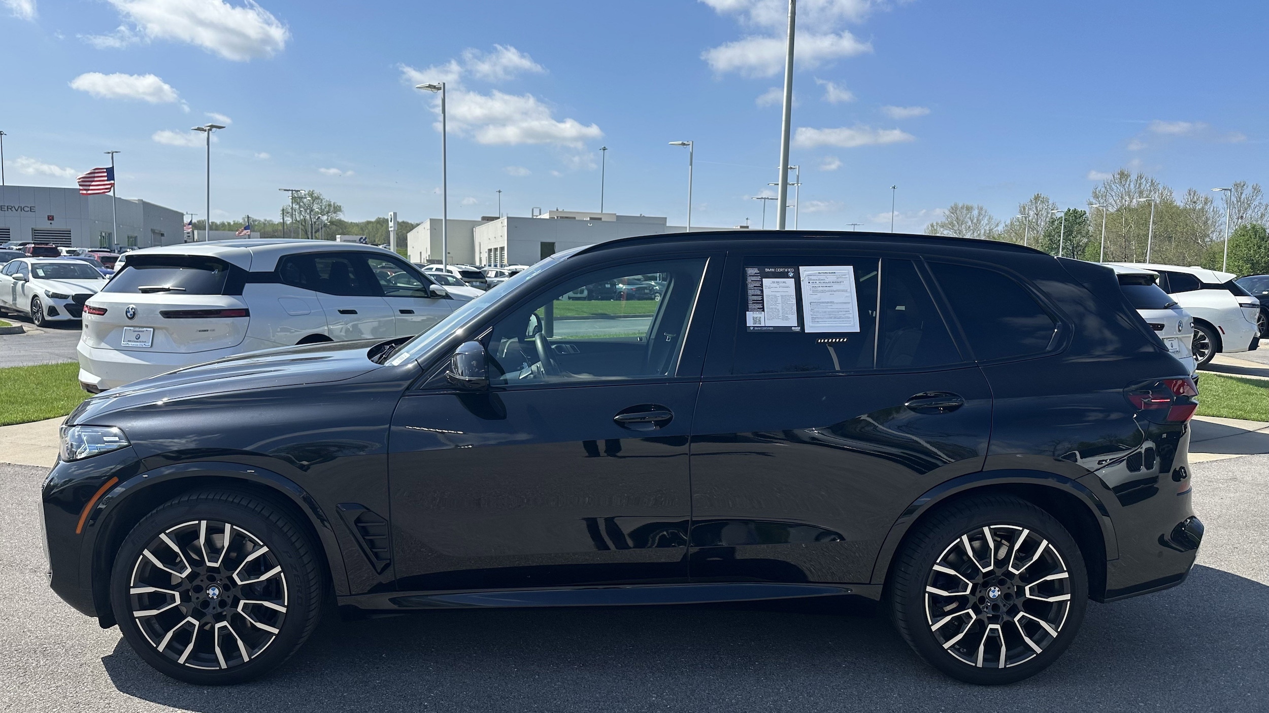 2025 BMW X5 M60i photo 6