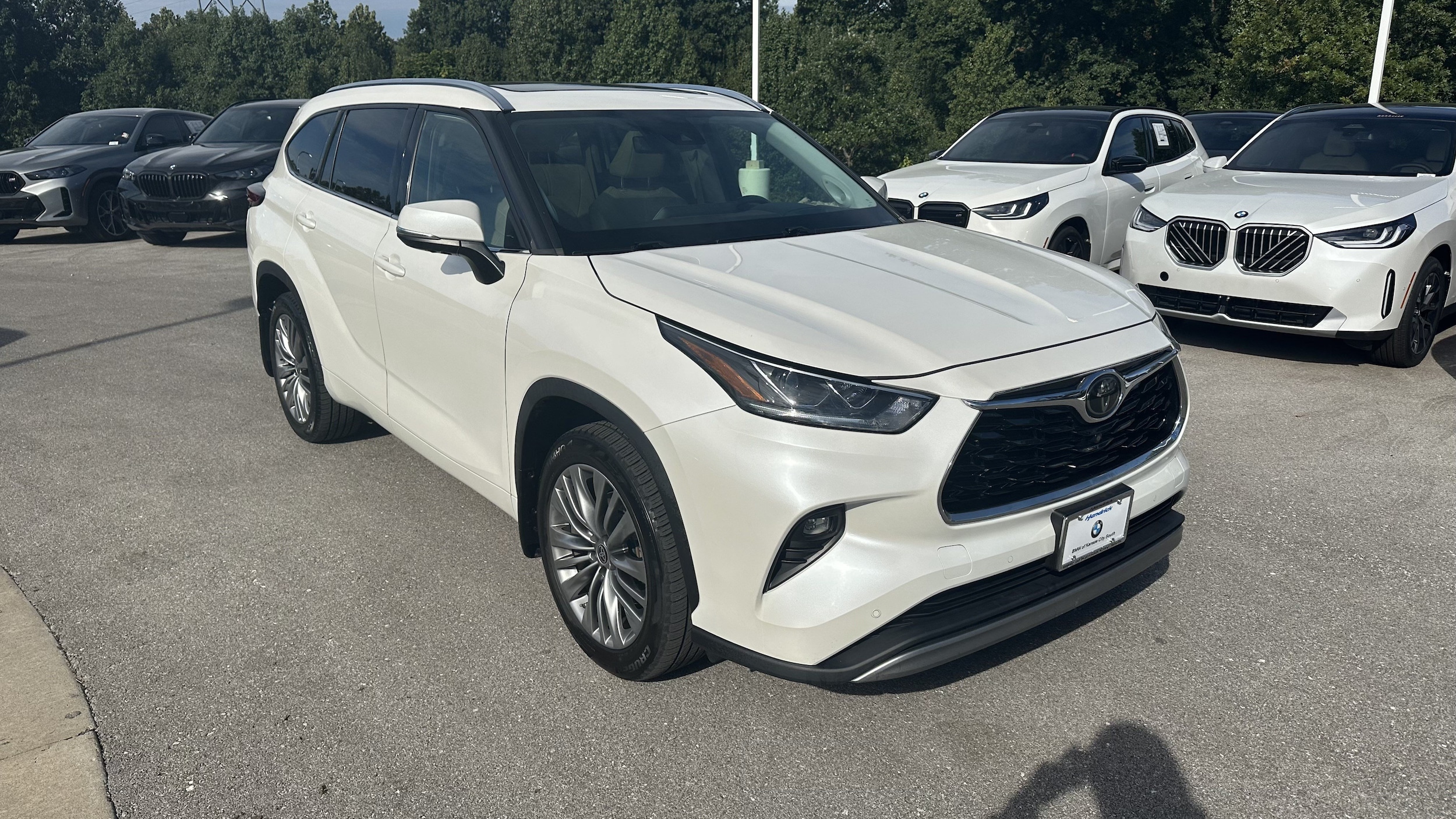 Used 2021 Toyota Highlander Platinum with VIN 5TDFZRBH7MS079662 for sale in Kansas City