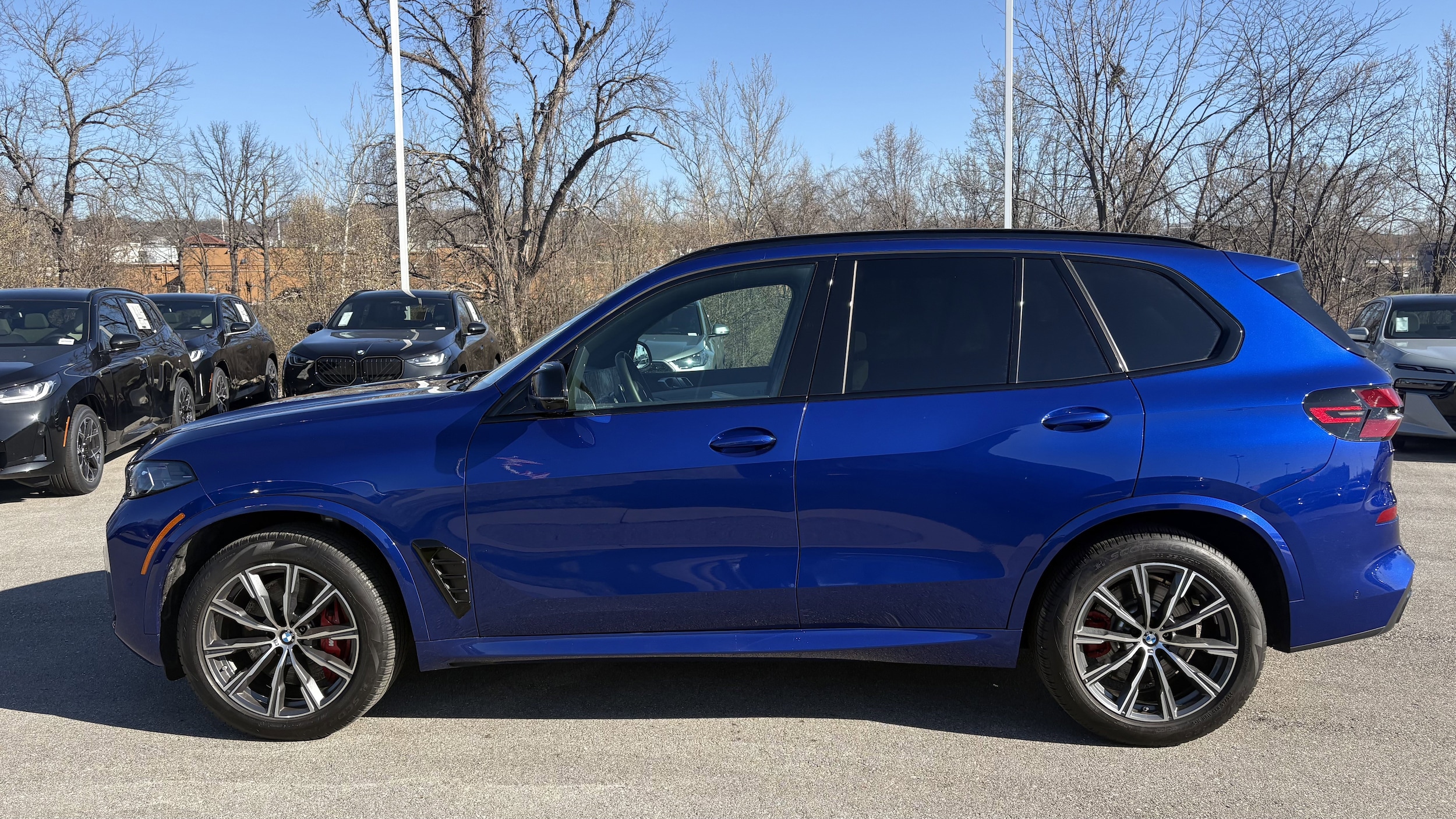 2025 BMW X5 M60i photo 6