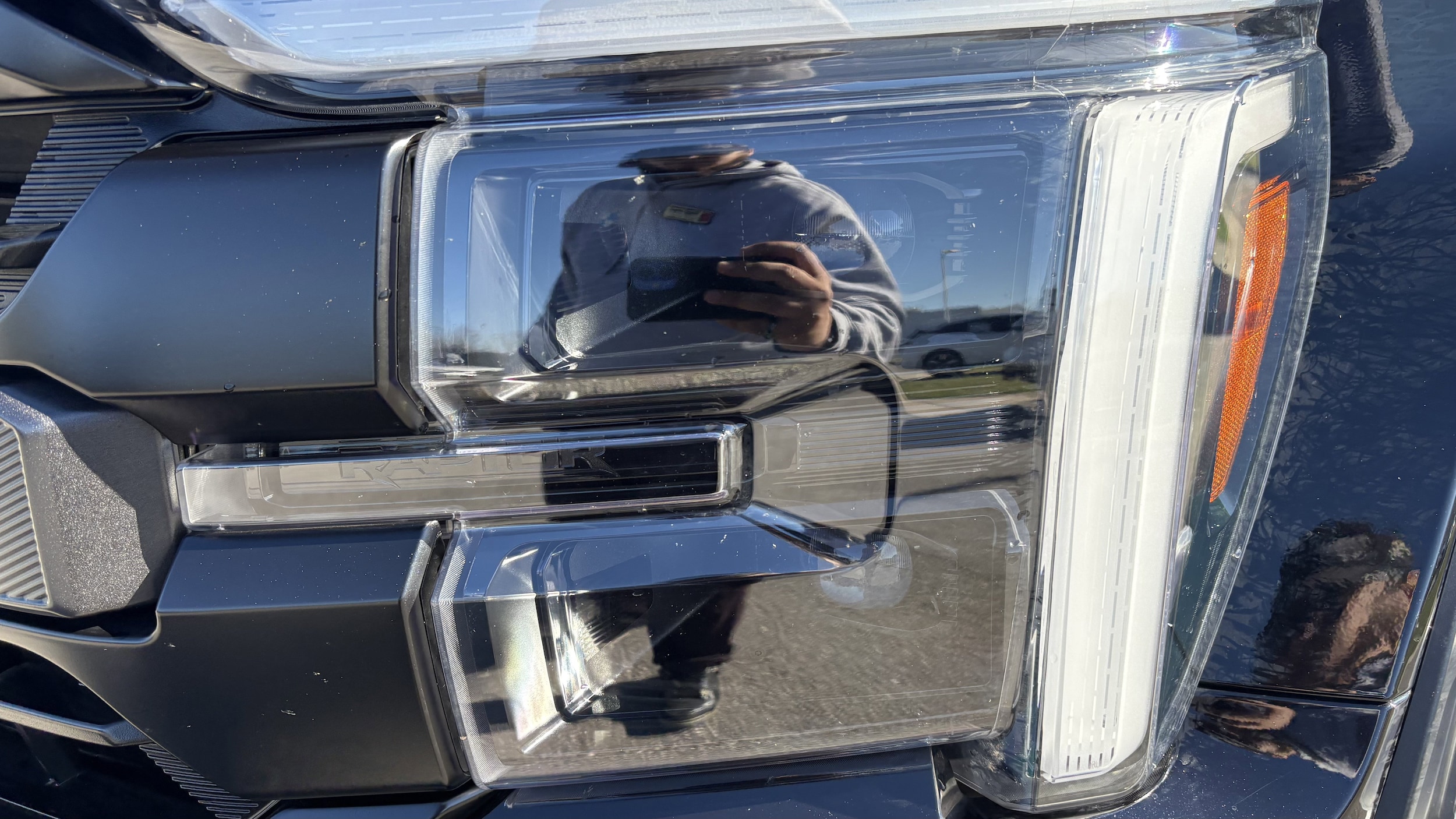 2025 Ford F-150 Raptor 4WD SuperCrew photo 4